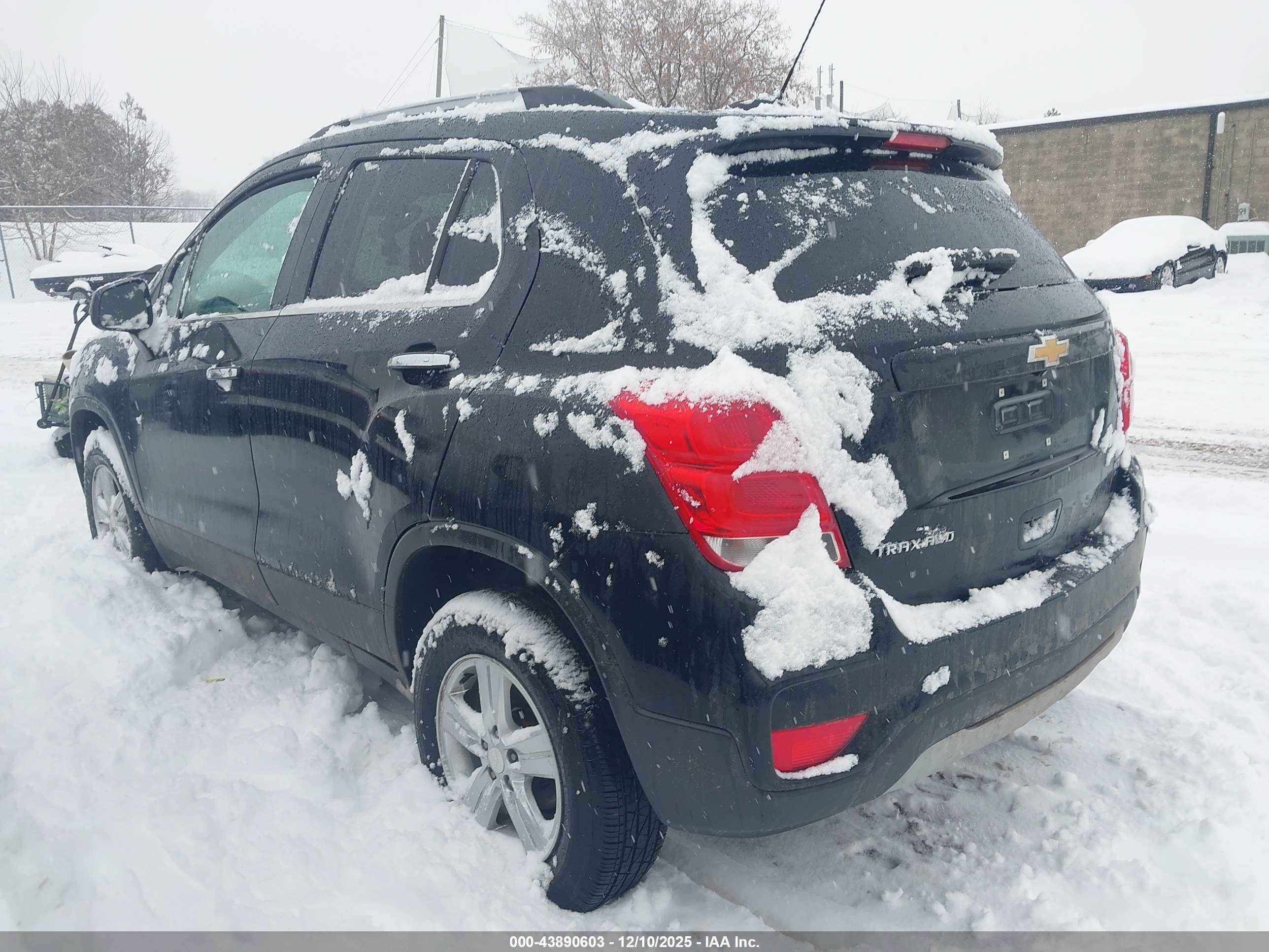 CHEVROLET TRAX image 3