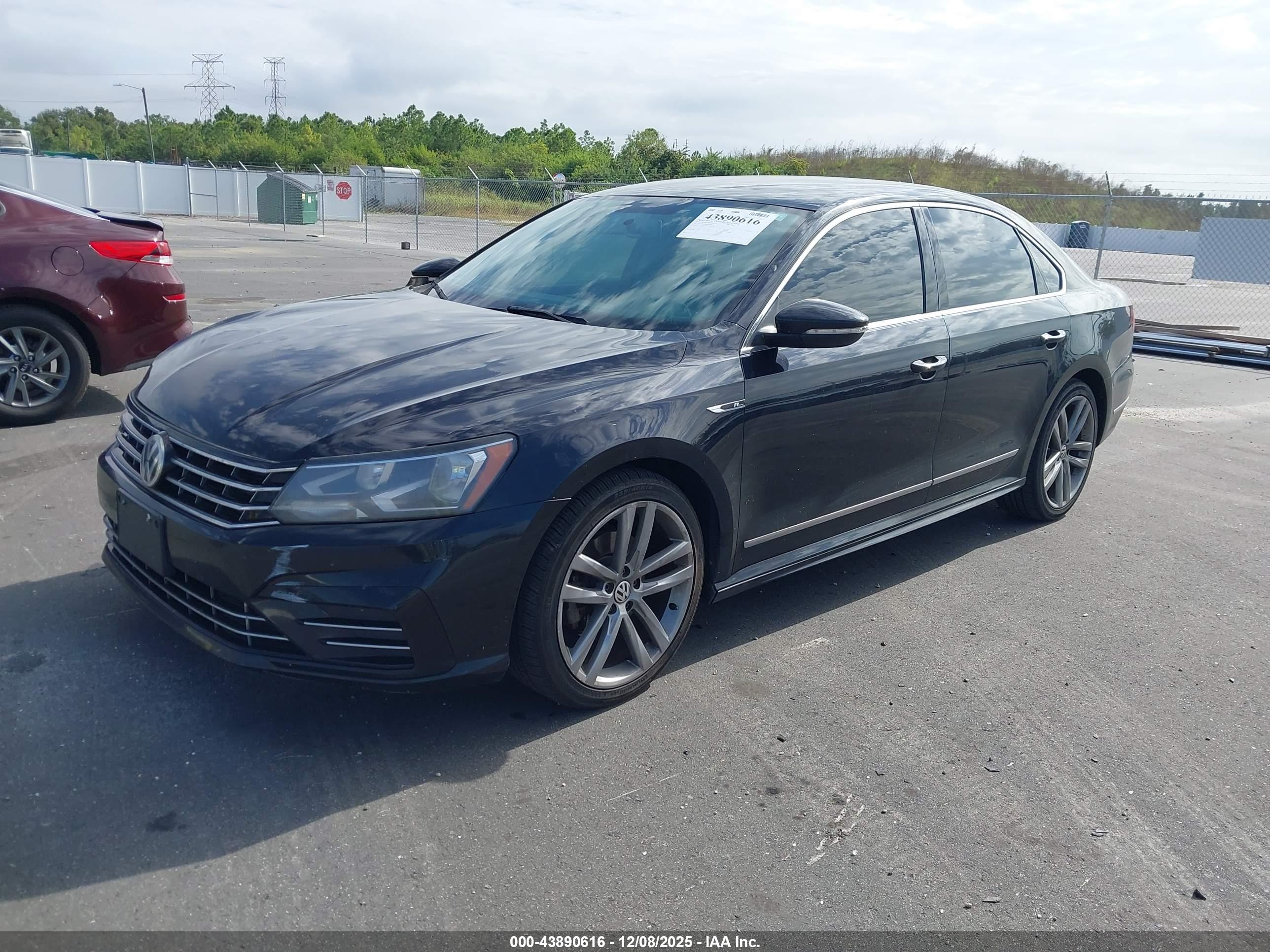 VOLKSWAGEN PASSAT image 2