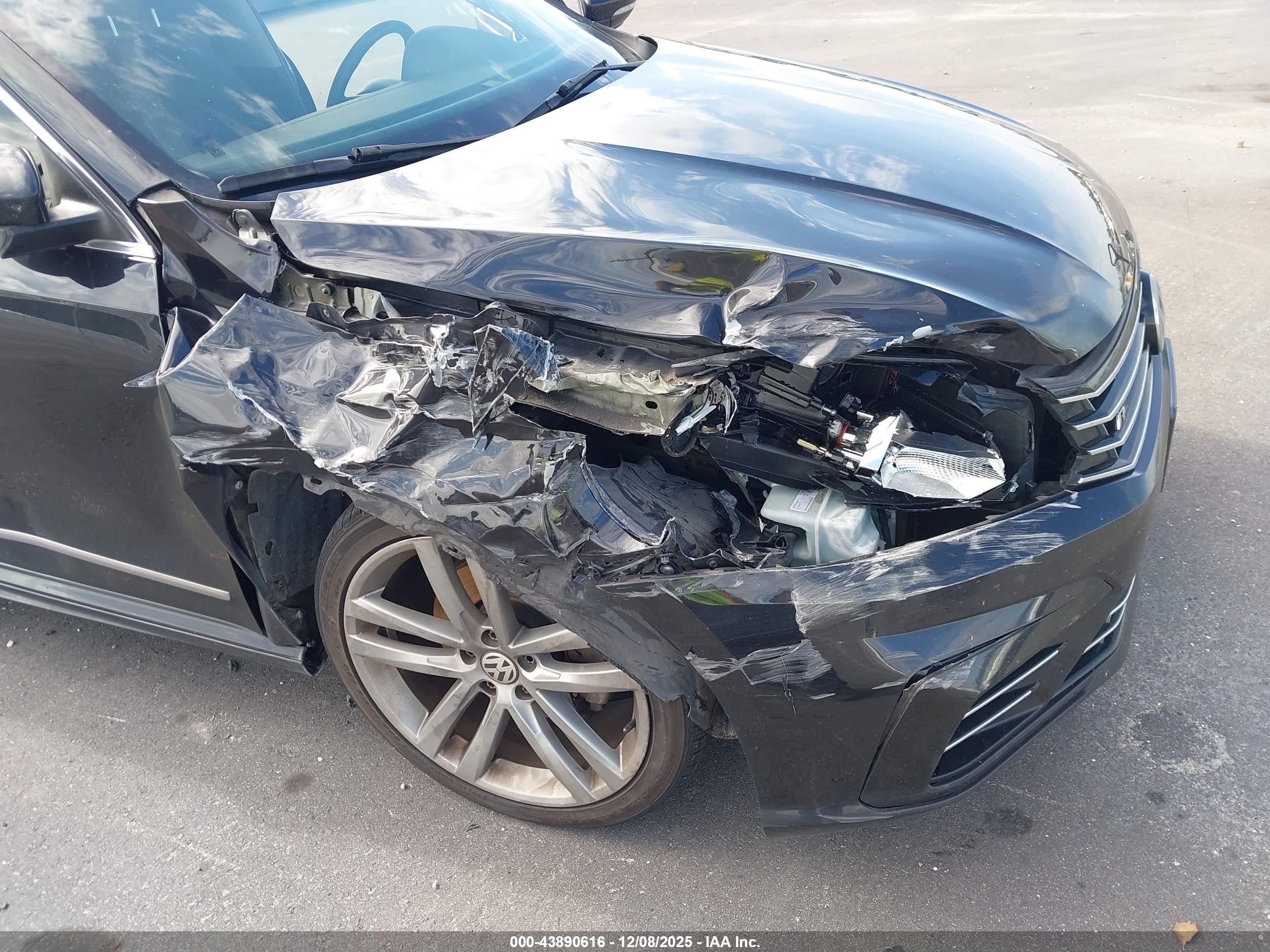 VOLKSWAGEN PASSAT image 6
