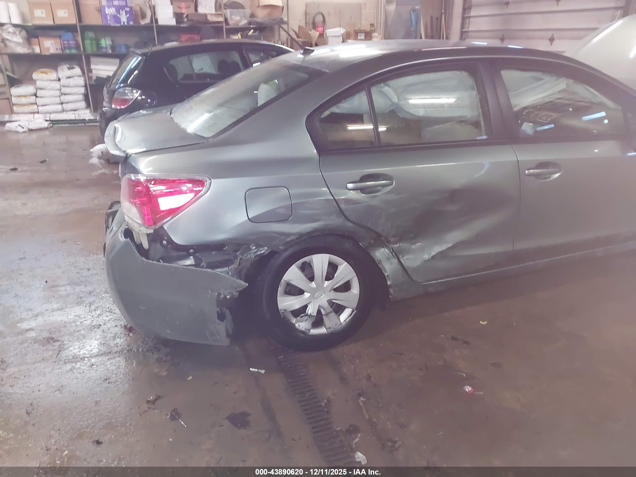 SUBARU IMPREZA image 6