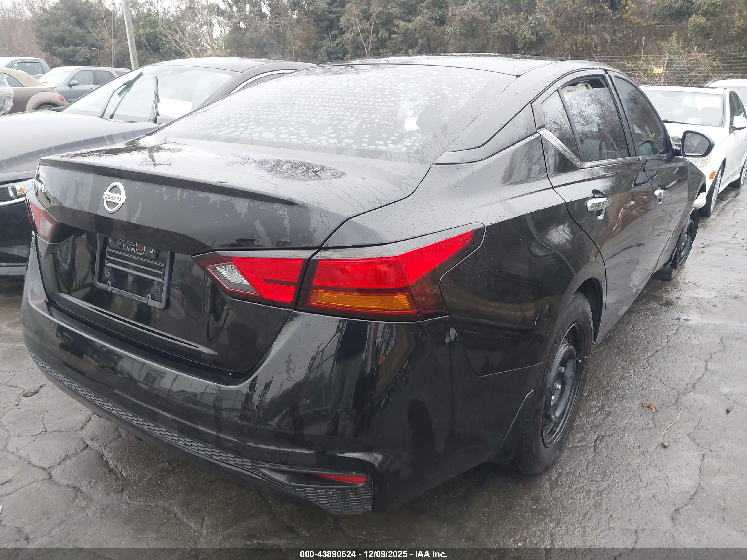 NISSAN ALTIMA image 4