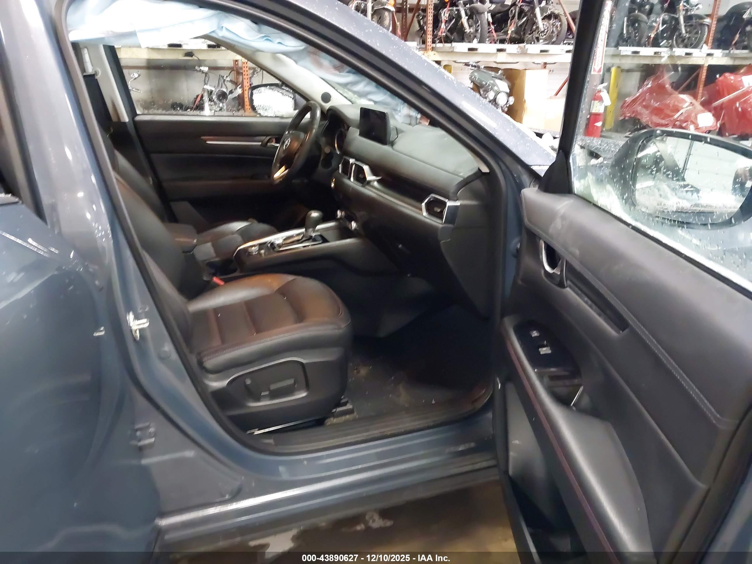 MAZDA CX-5 image 5