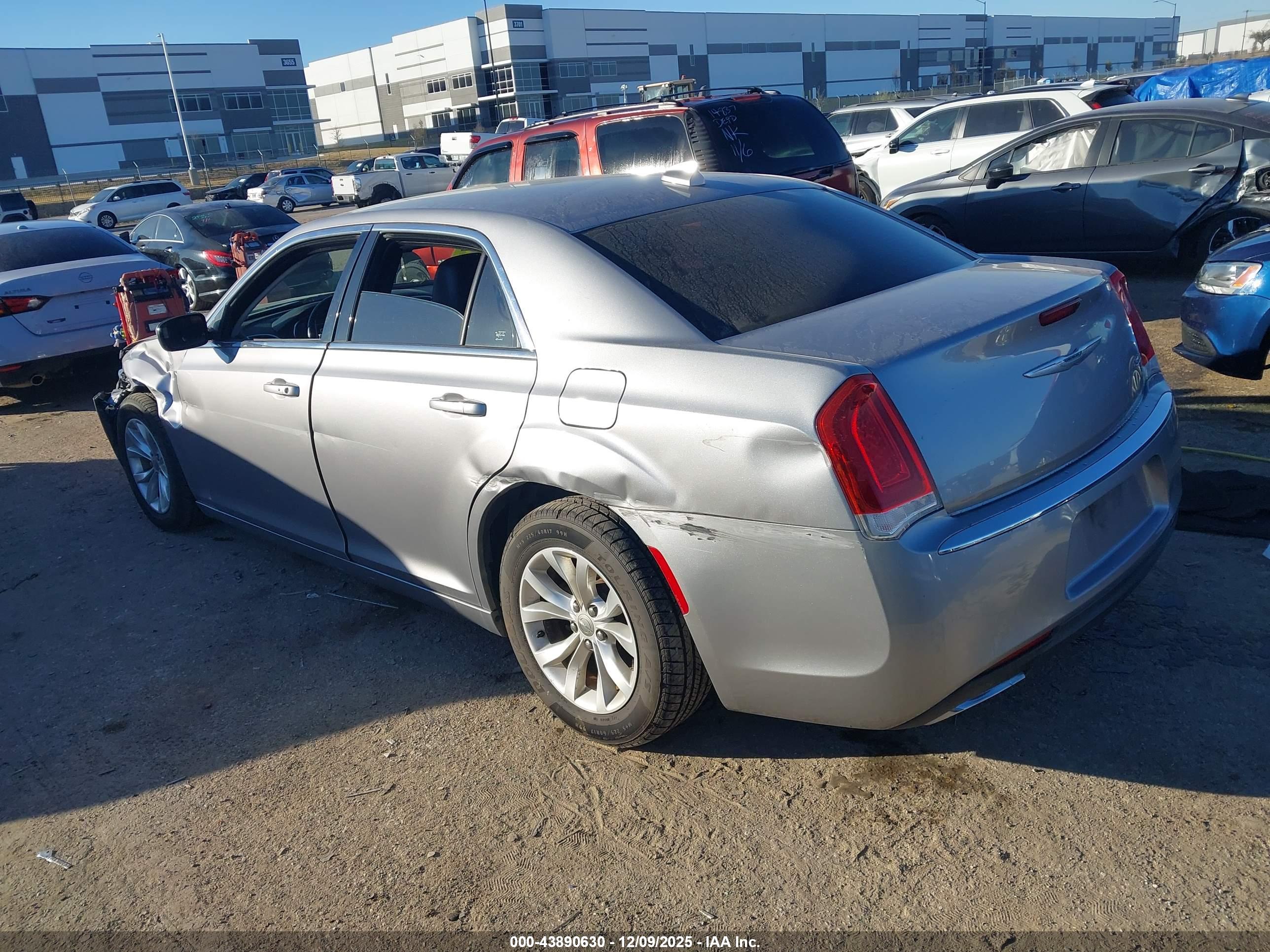 CHRYSLER 300 image 3
