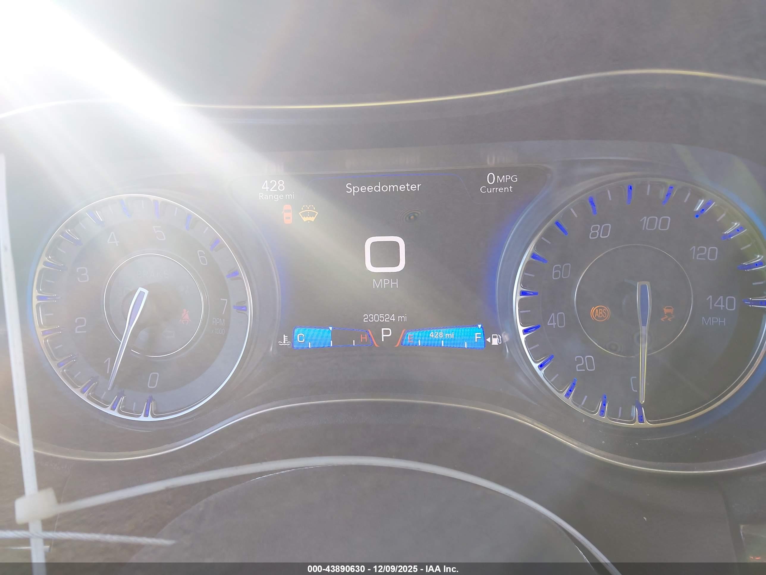 CHRYSLER 300 image 7
