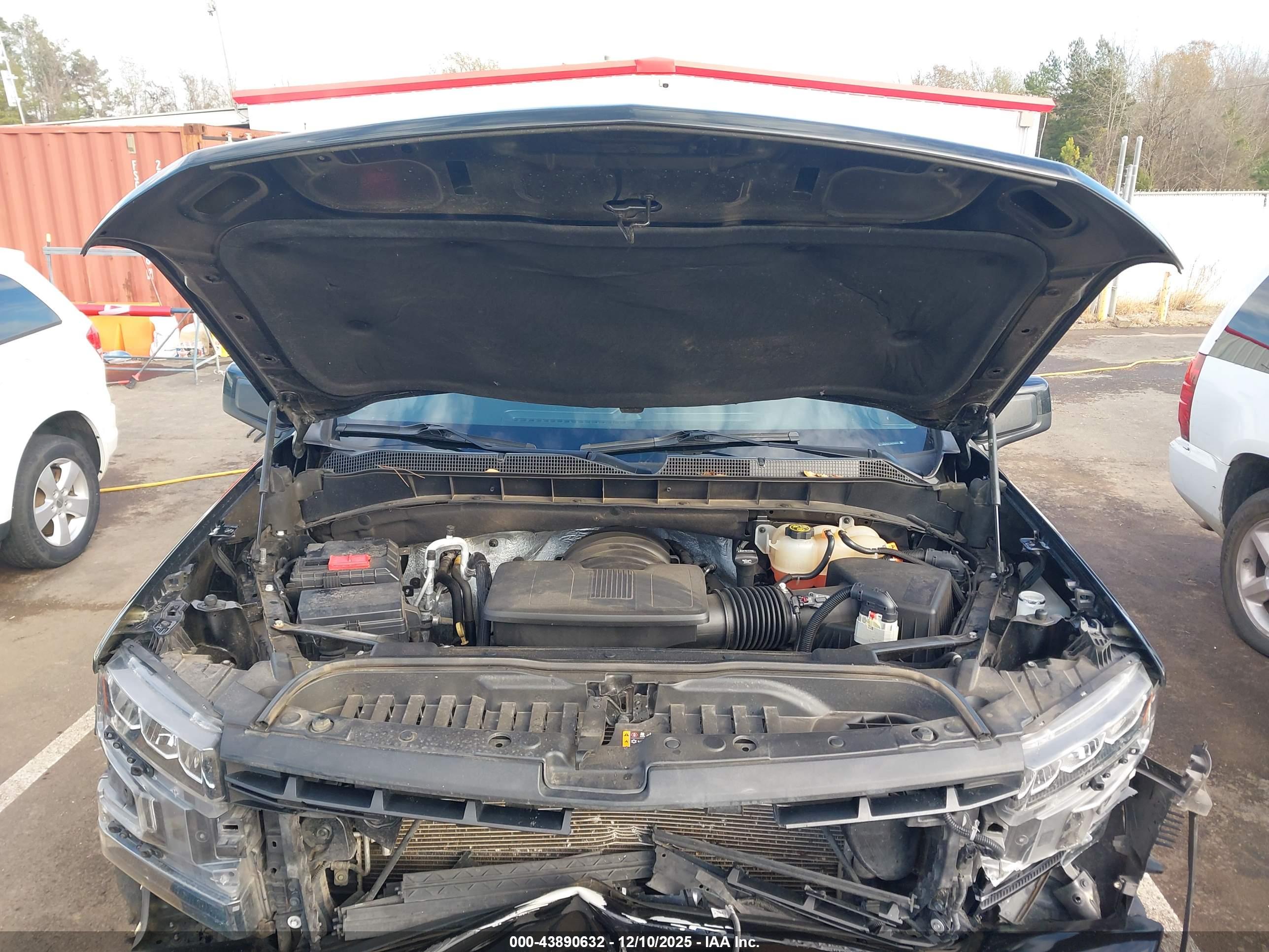 CHEVROLET SILVERADO image 10