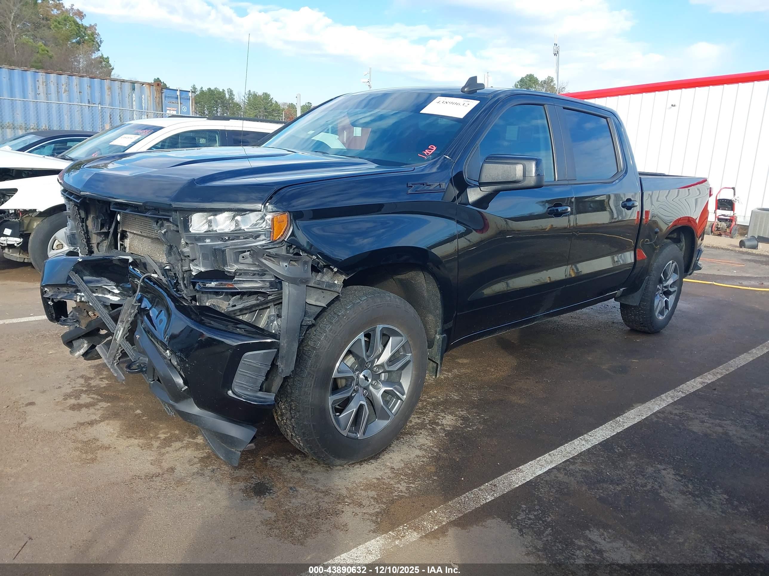 CHEVROLET SILVERADO image 2