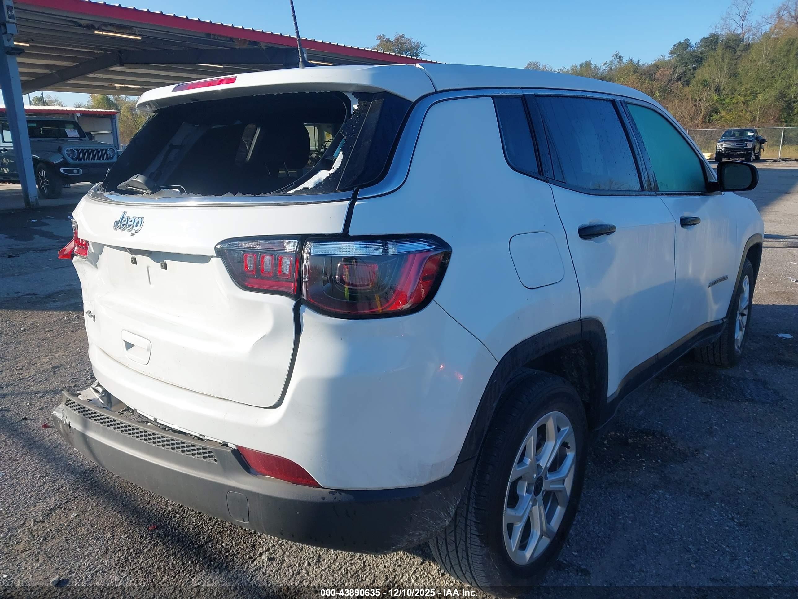 JEEP COMPASS image 4
