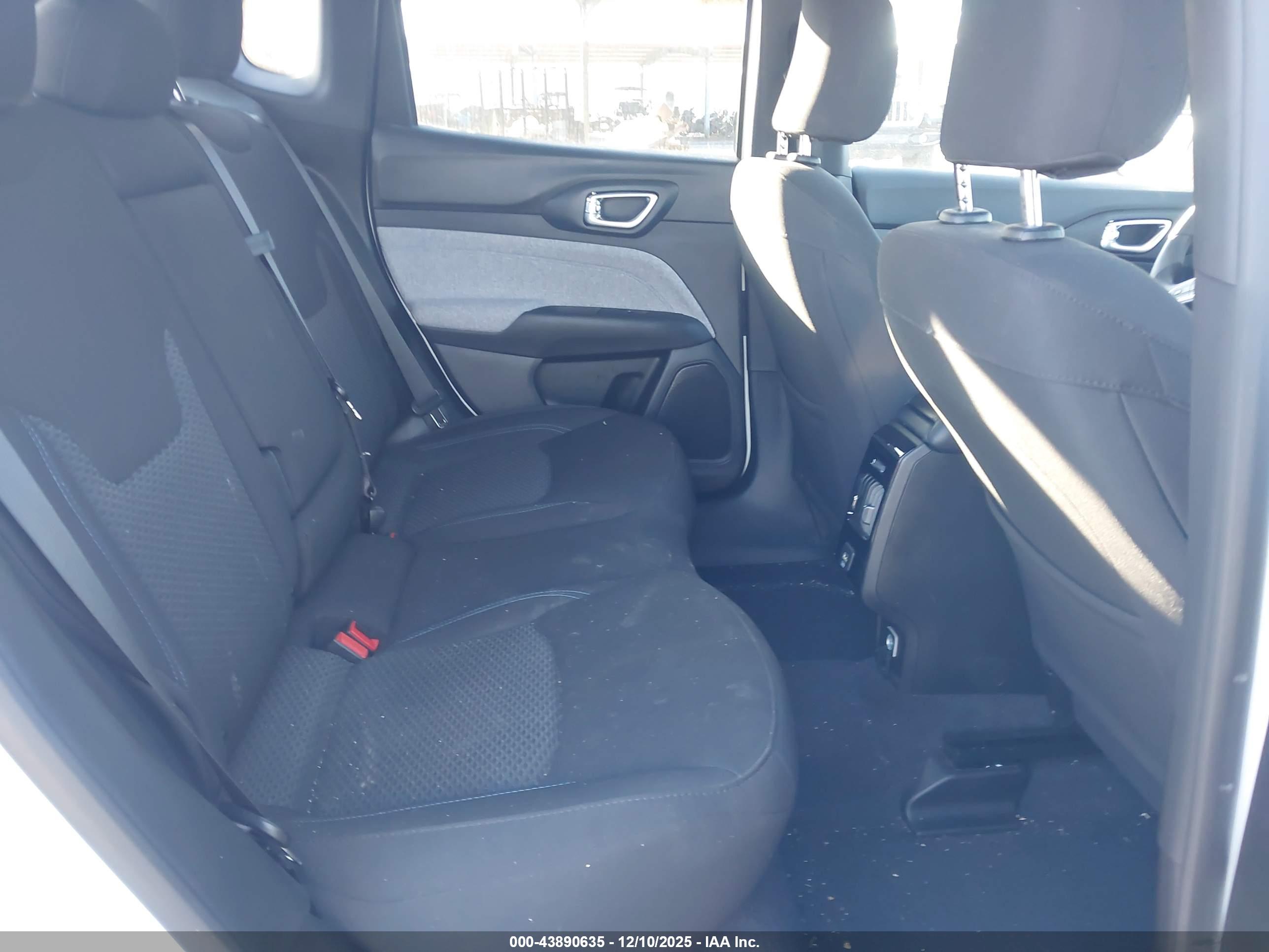 JEEP COMPASS image 8