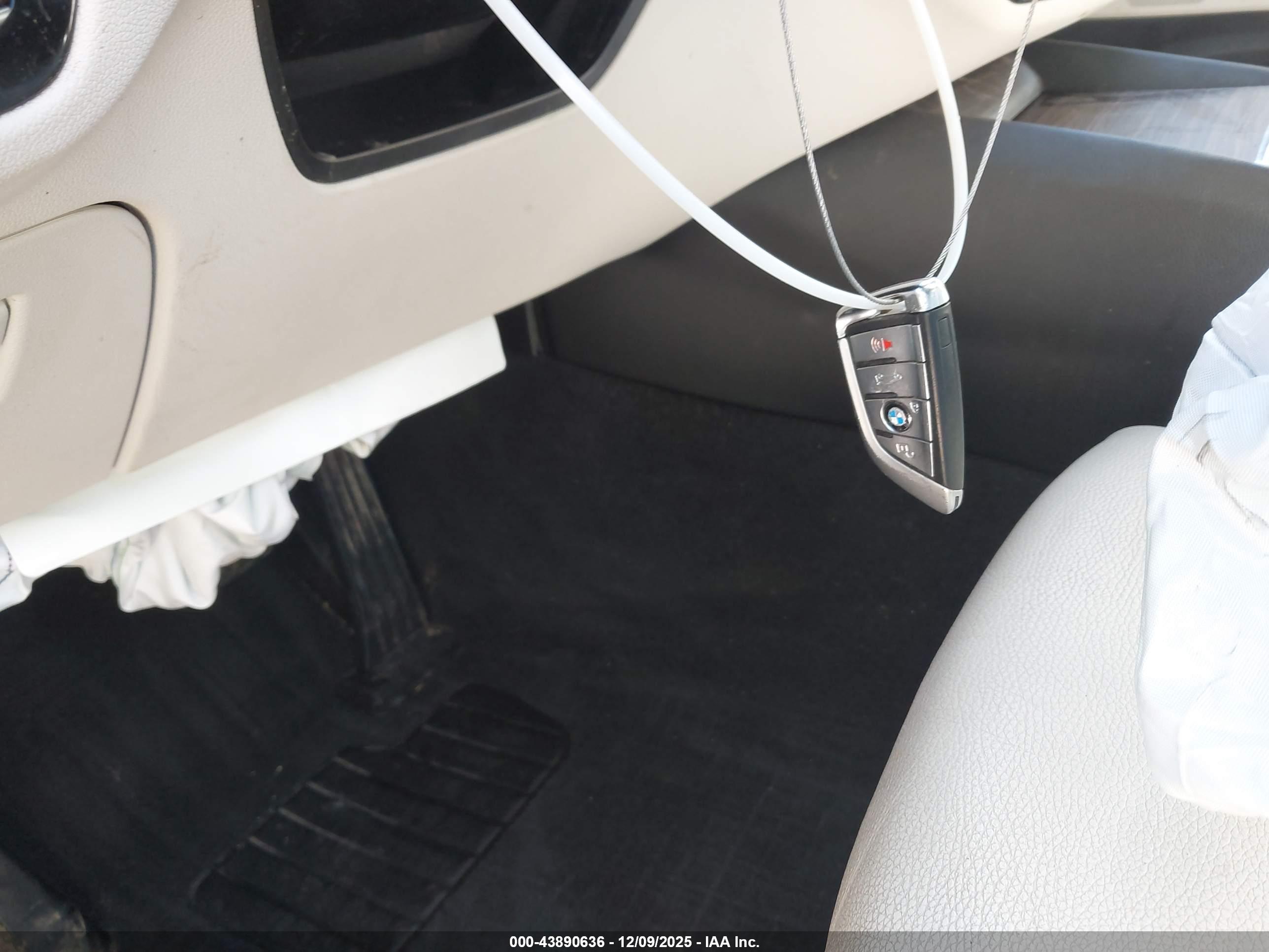 BMW 530E image 11