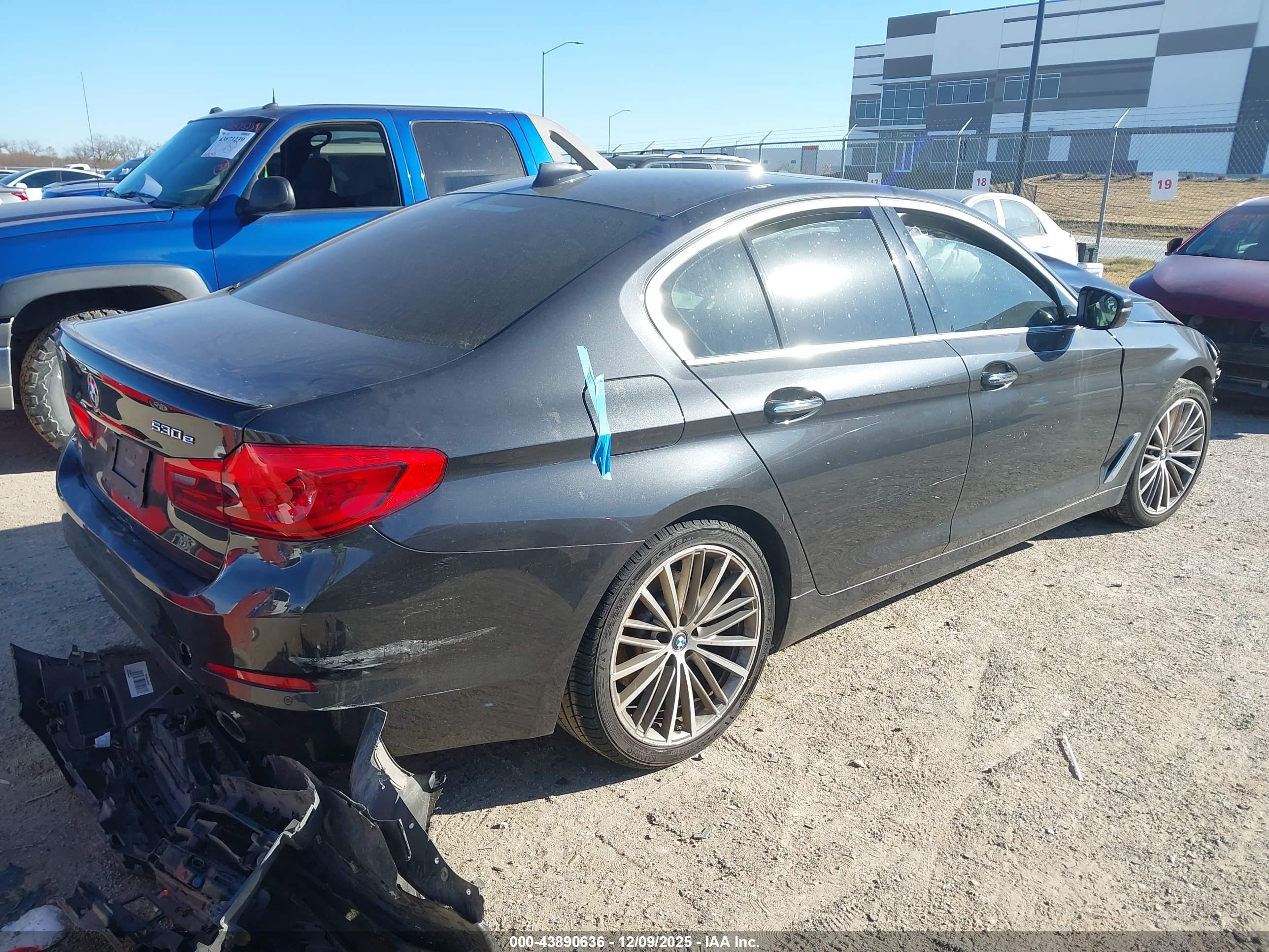 BMW 530E image 4