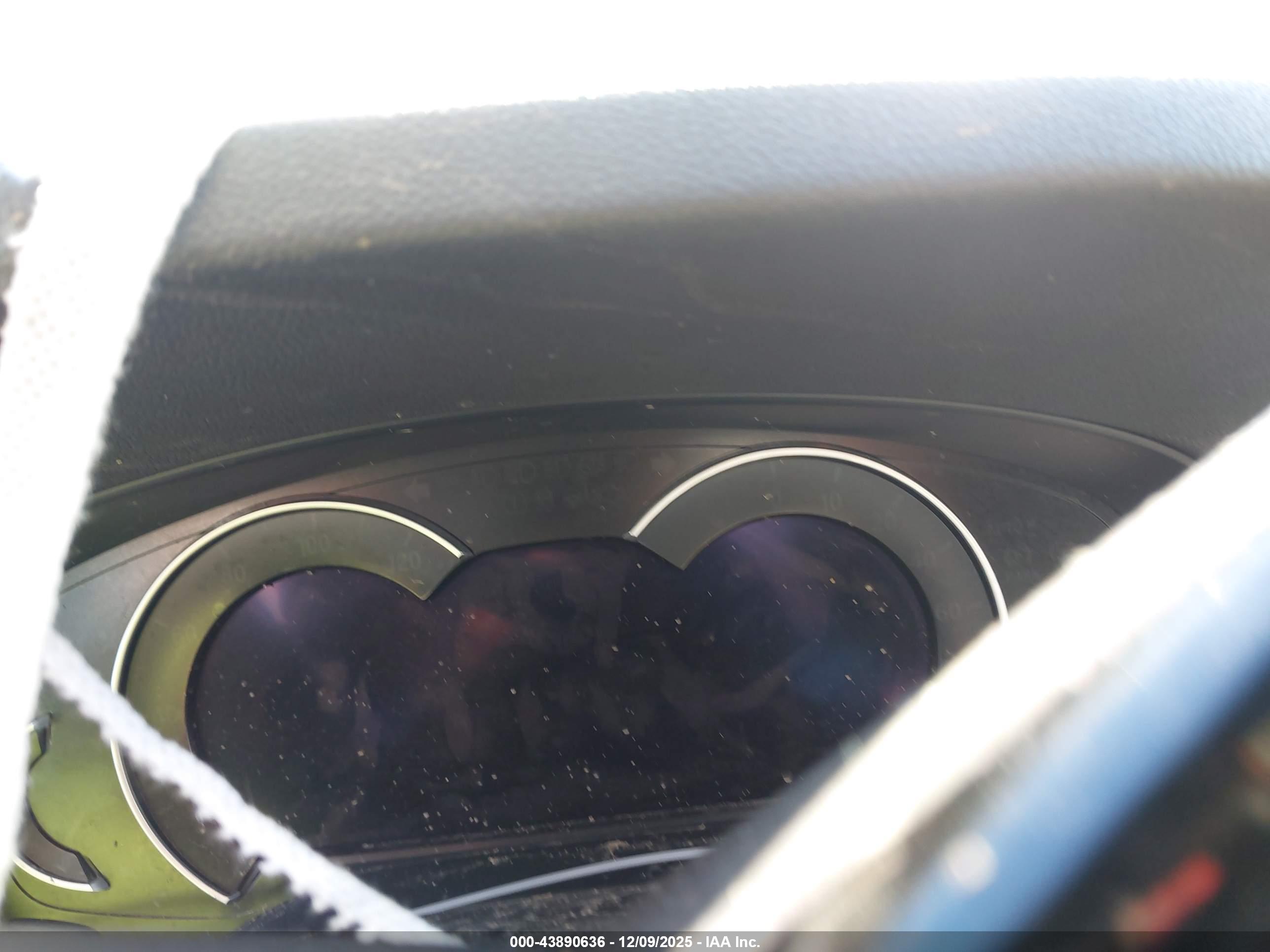 BMW 530E image 7