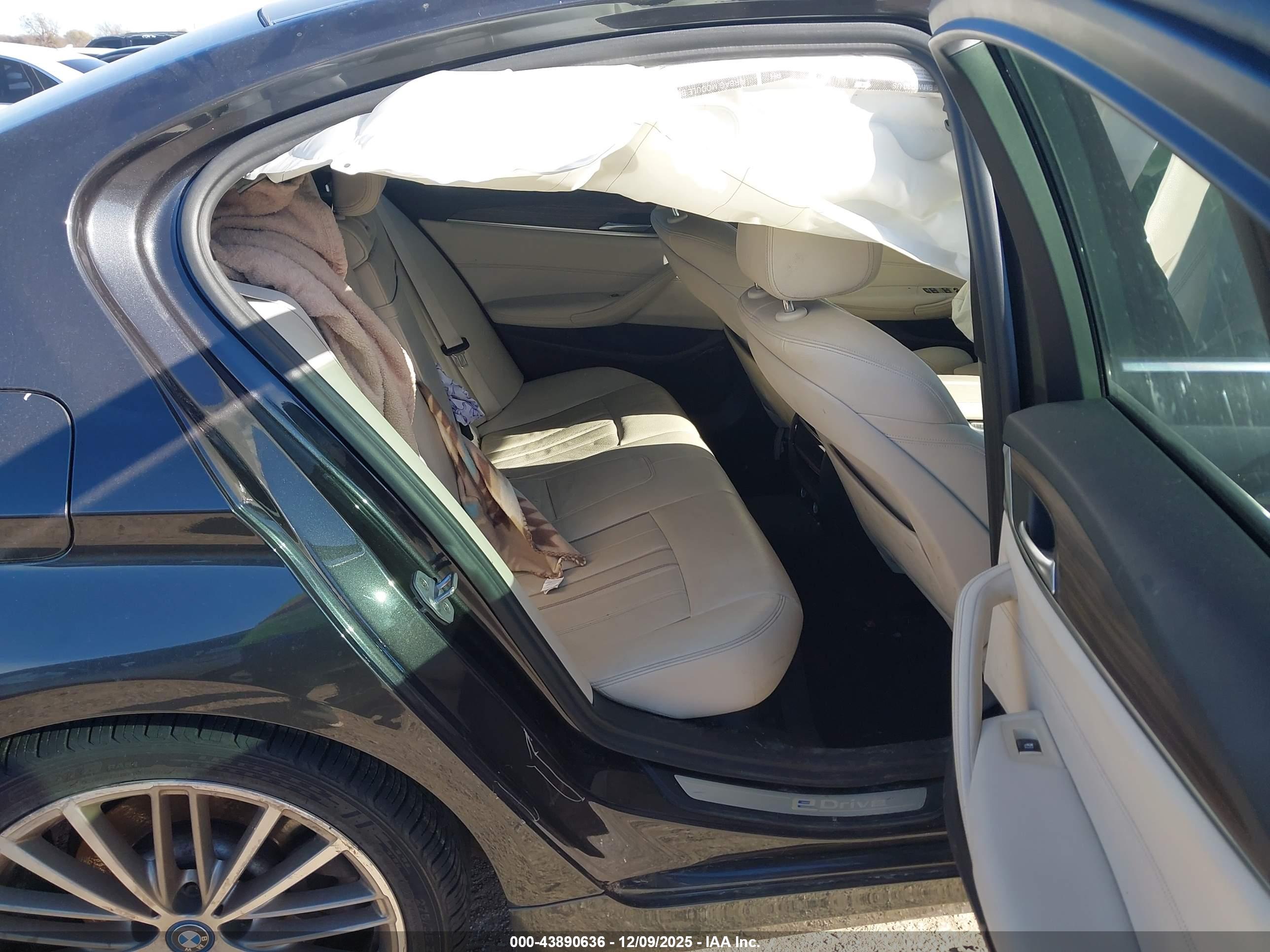 BMW 530E image 8