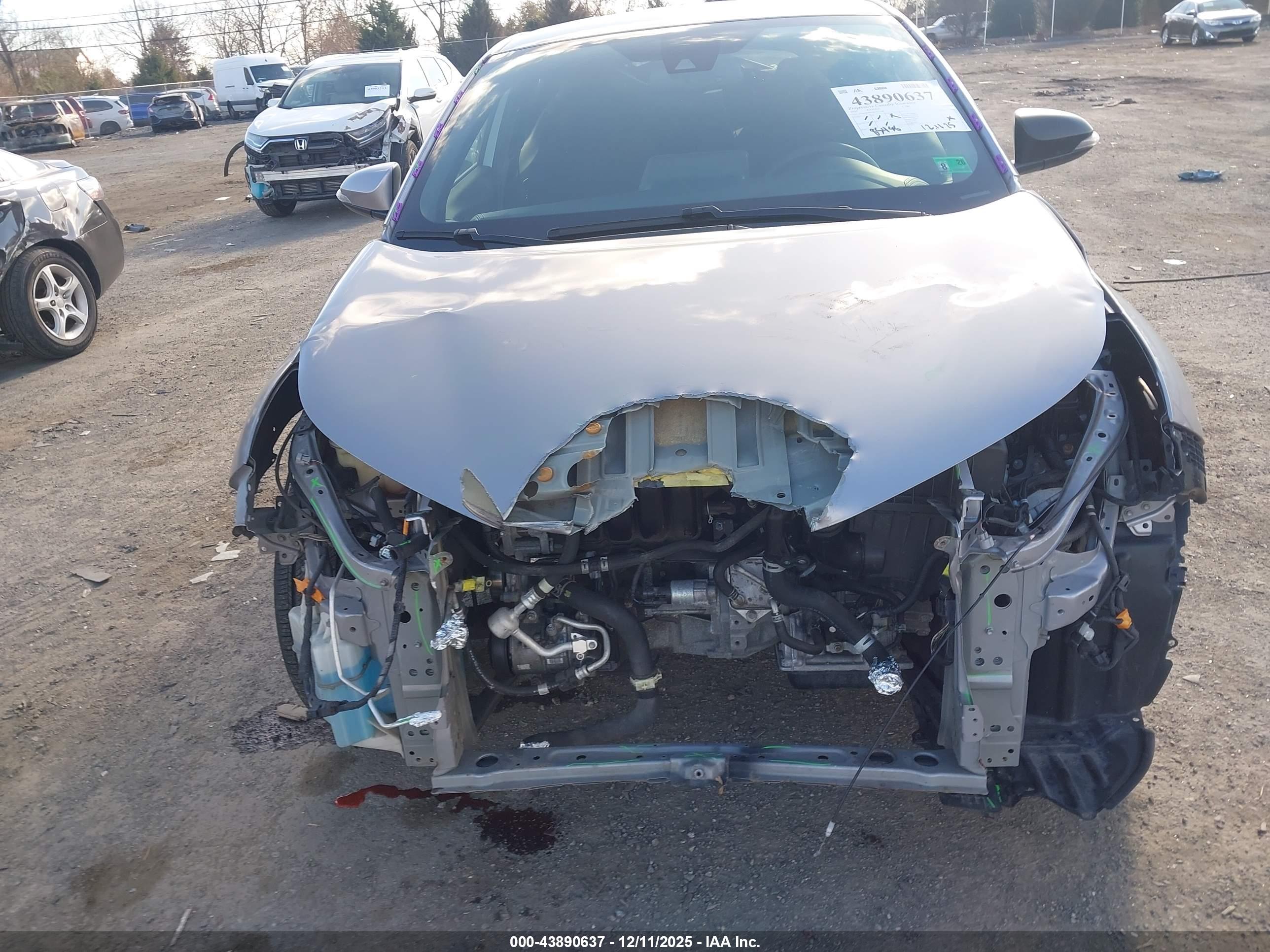 TOYOTA C-HR image 6