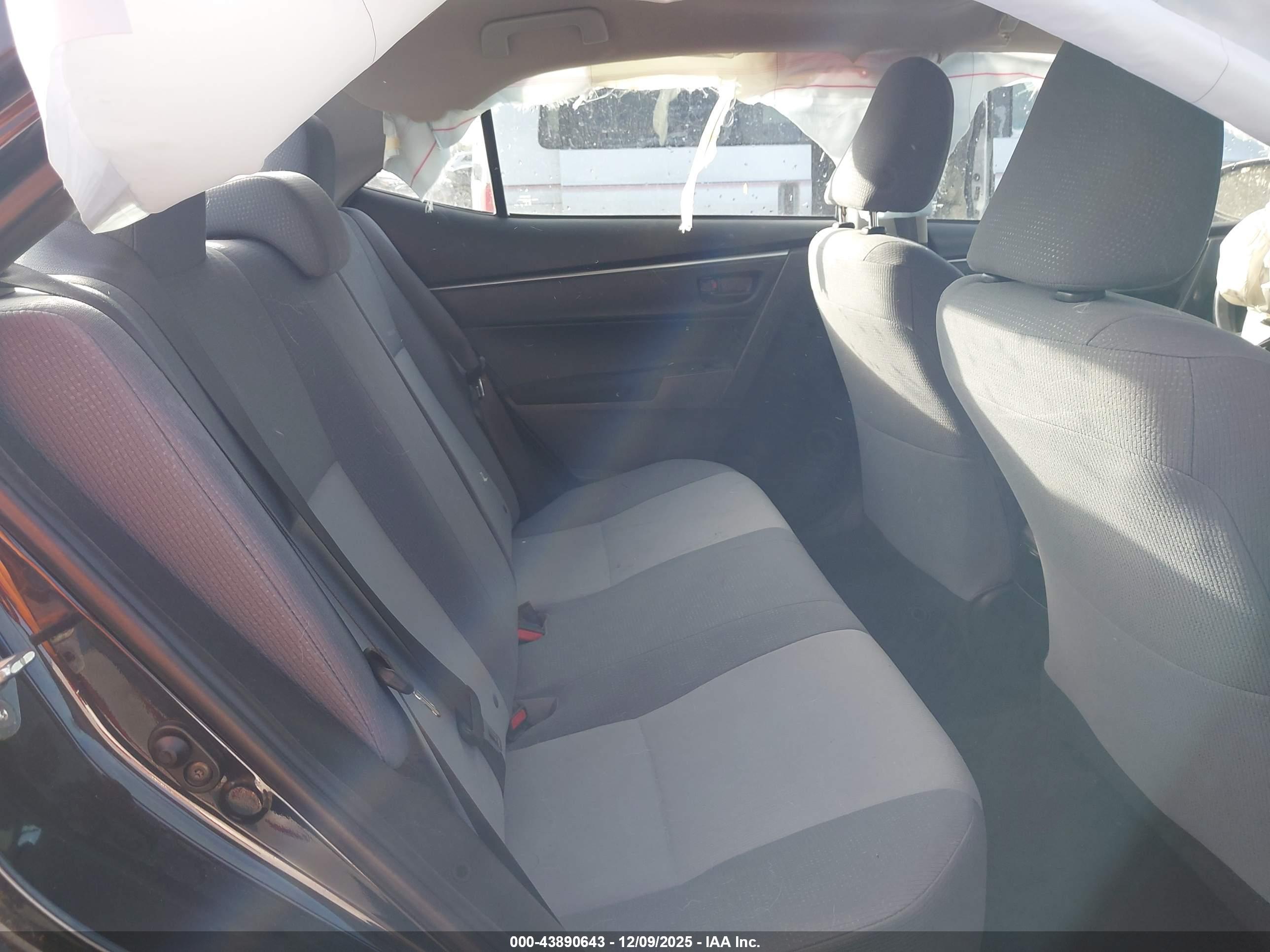 TOYOTA COROLLA image 8