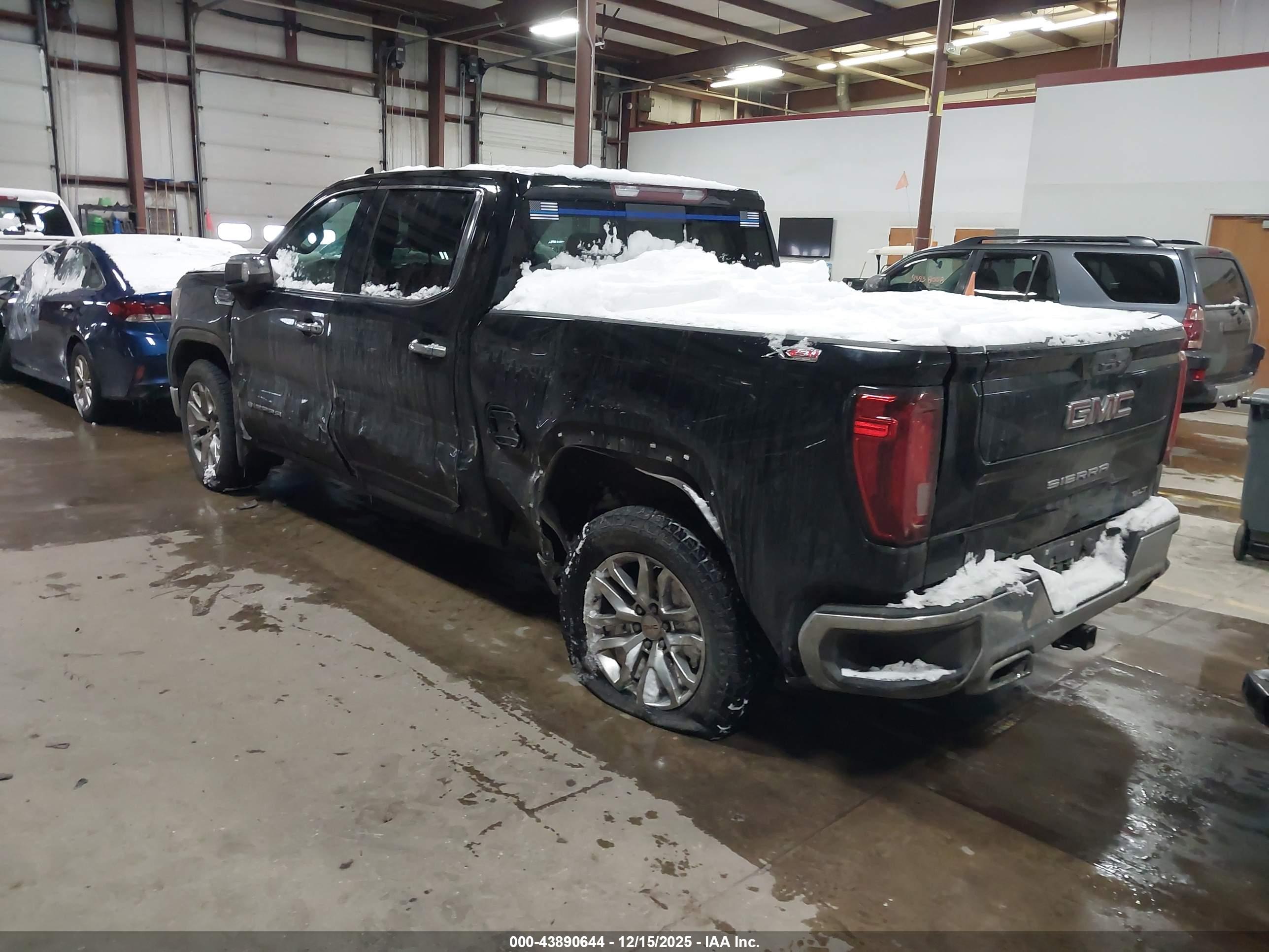 GMC SIERRA image 3