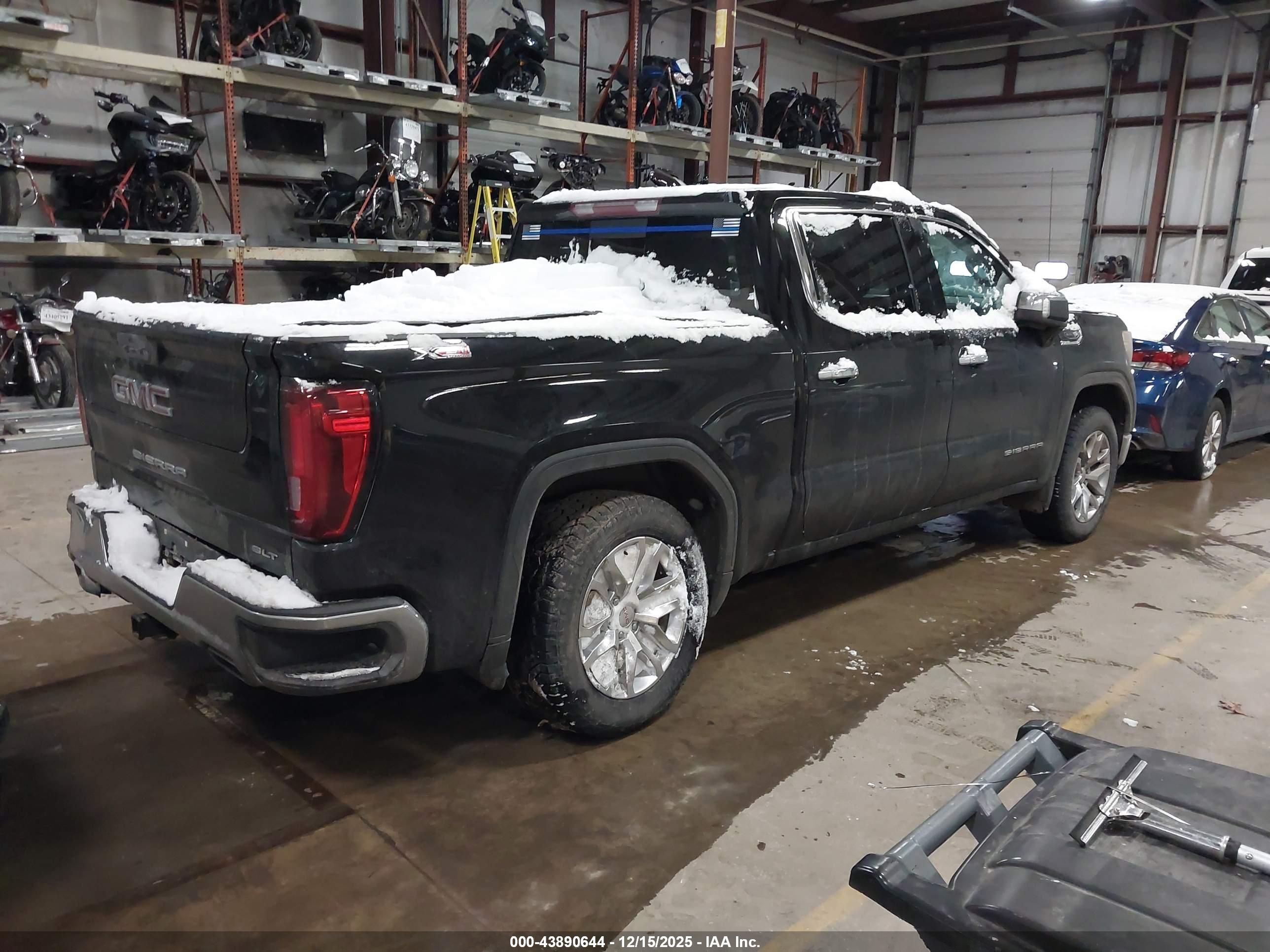 GMC SIERRA image 4