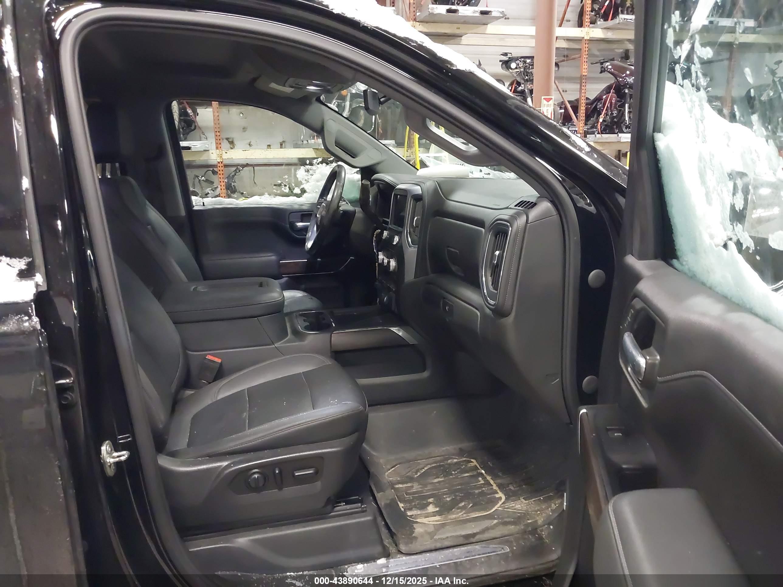 GMC SIERRA image 5