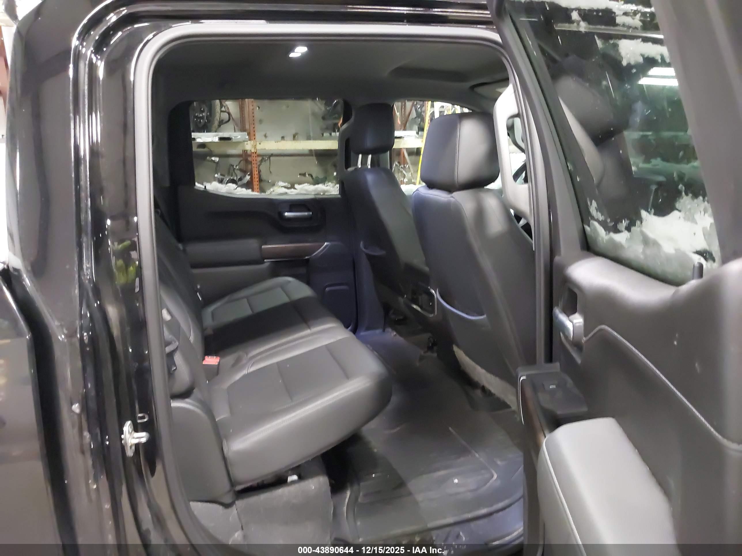 GMC SIERRA image 8