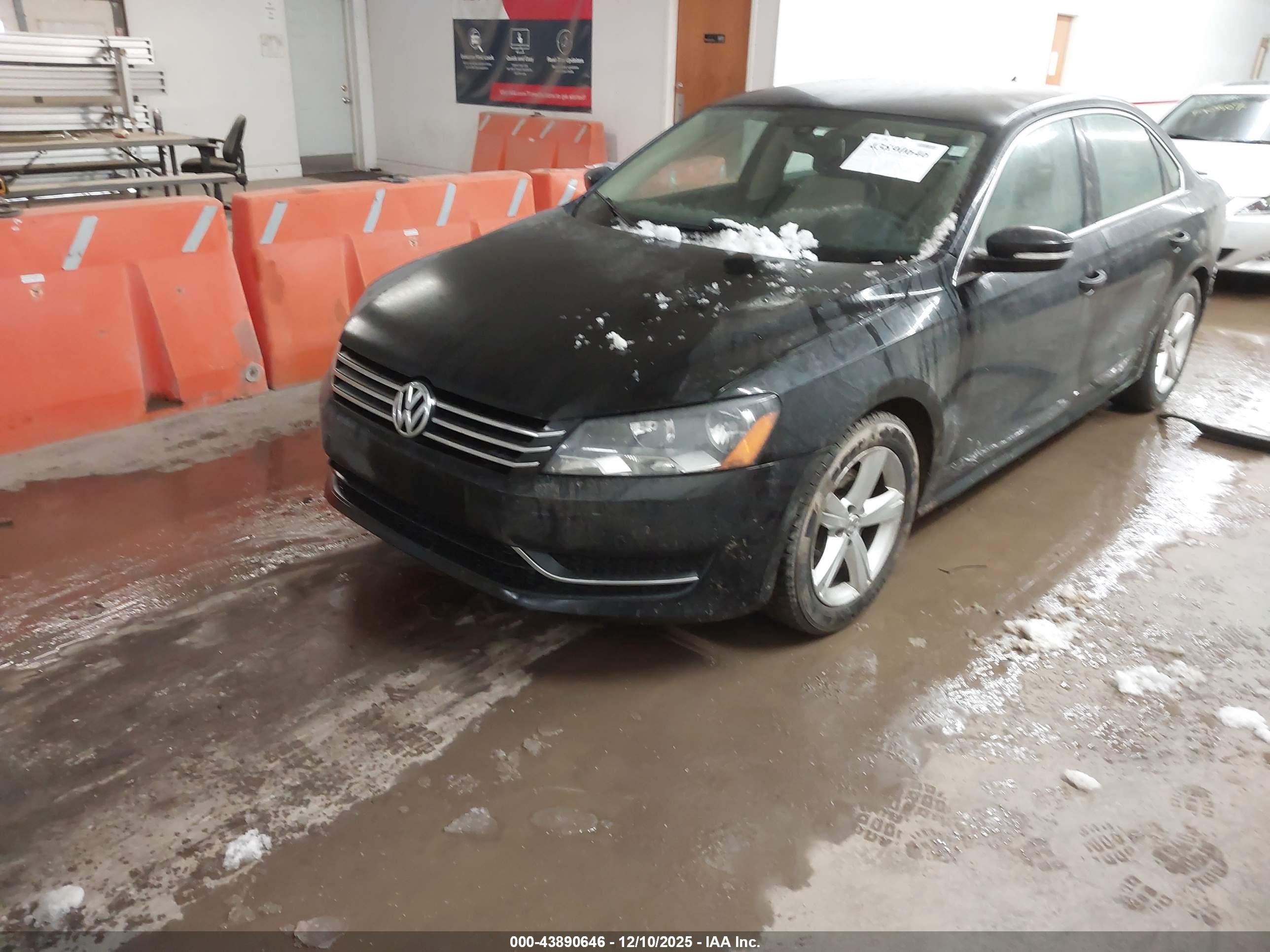 VOLKSWAGEN PASSAT image 2