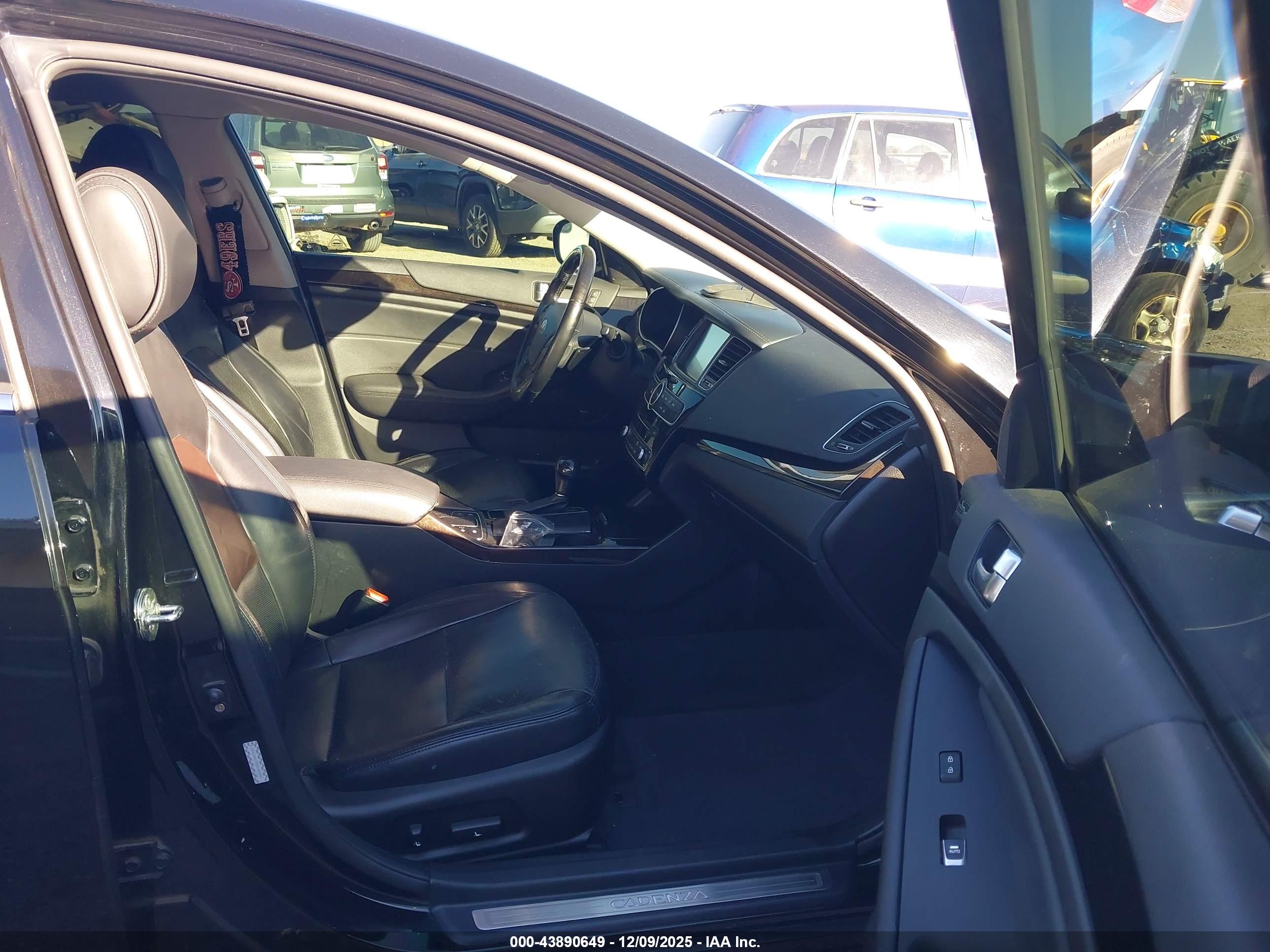 KIA CADENZA image 5