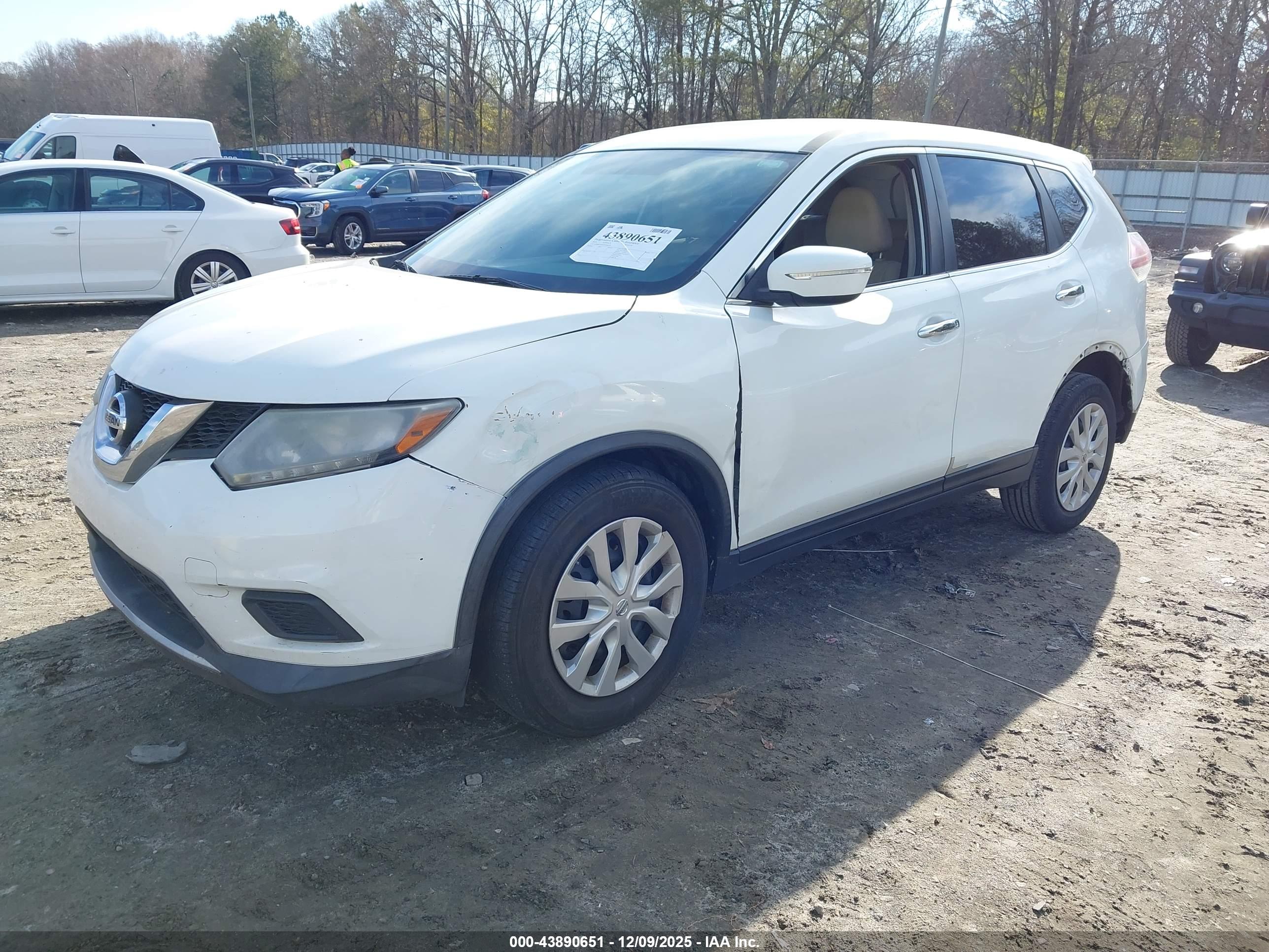 NISSAN ROGUE image 2
