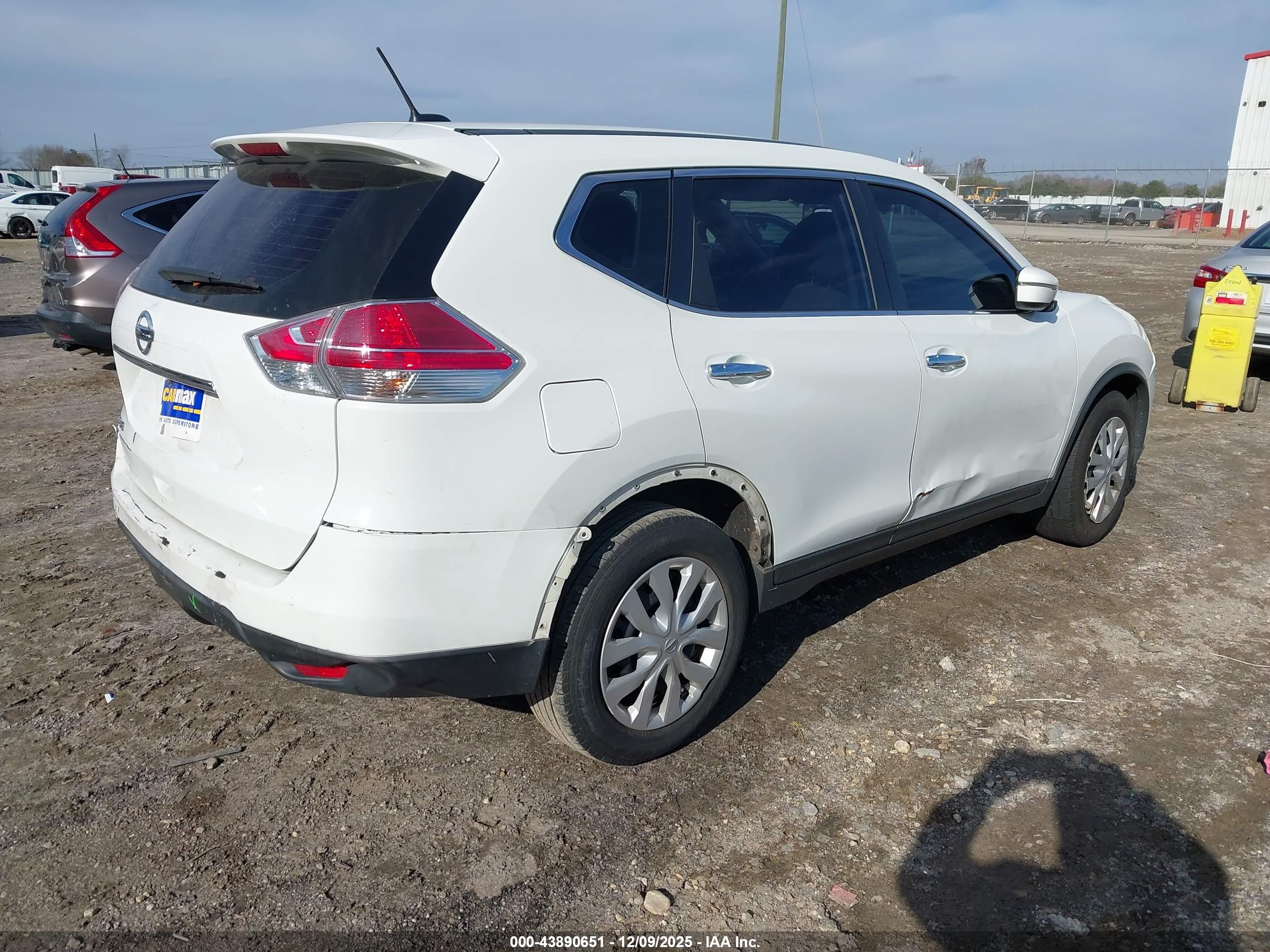 NISSAN ROGUE image 4