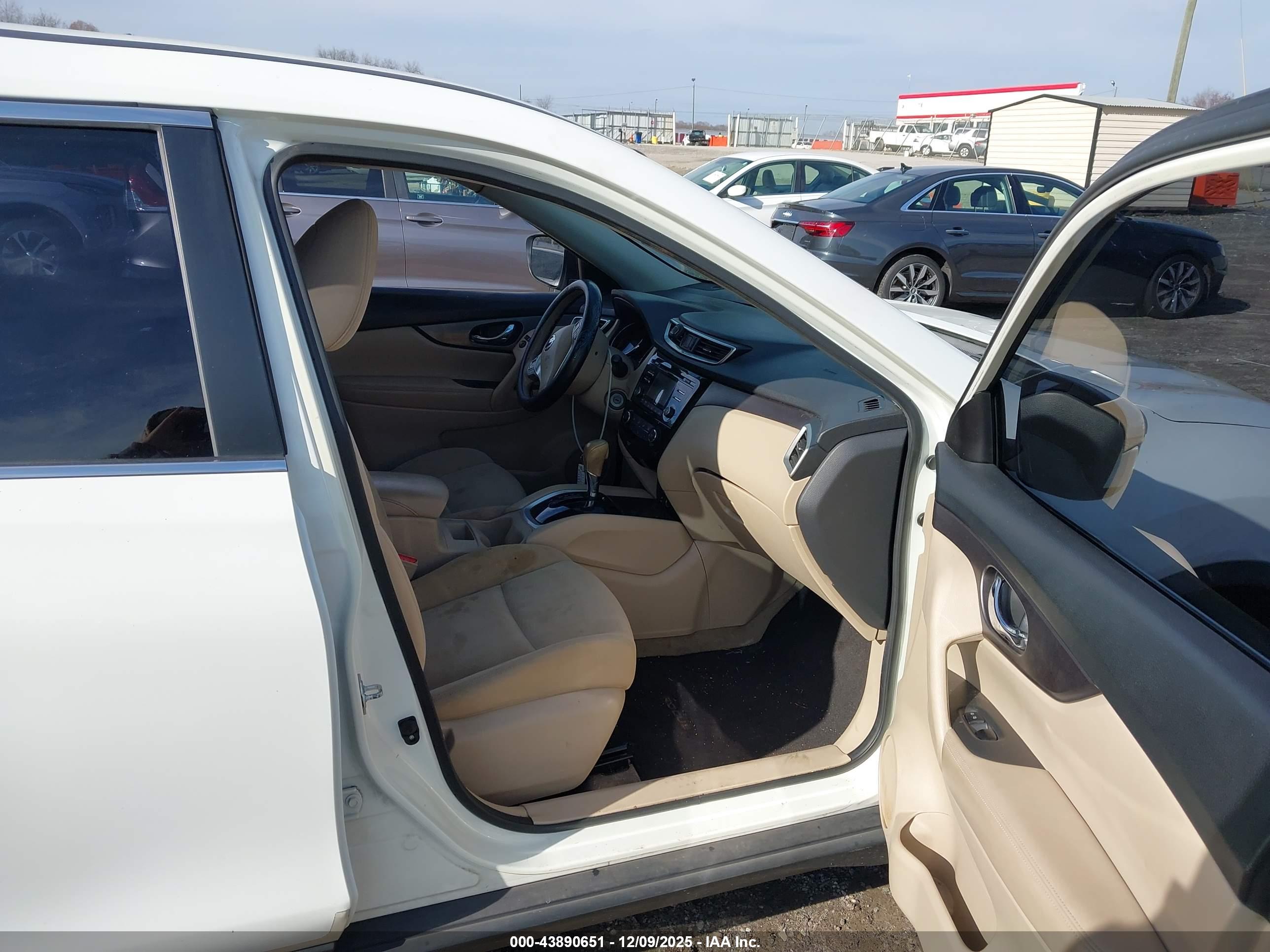 NISSAN ROGUE image 5