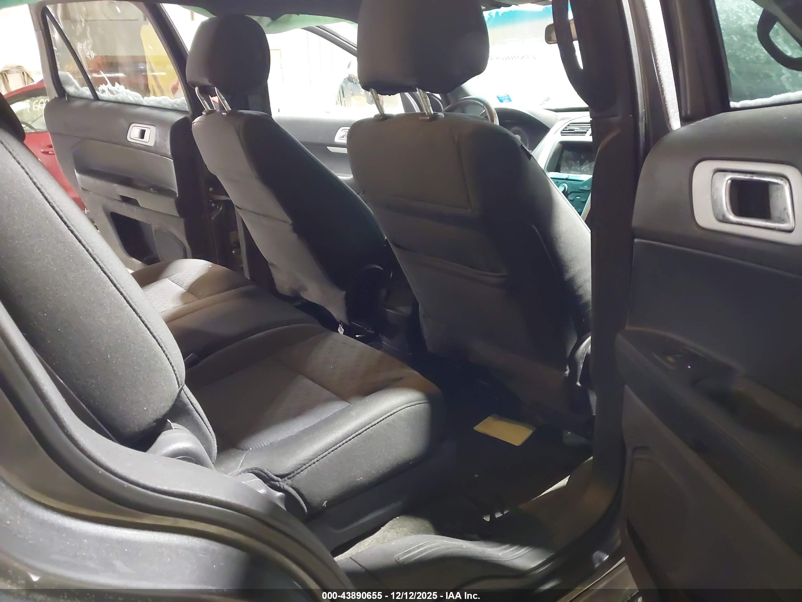 FORD EXPLORER image 8