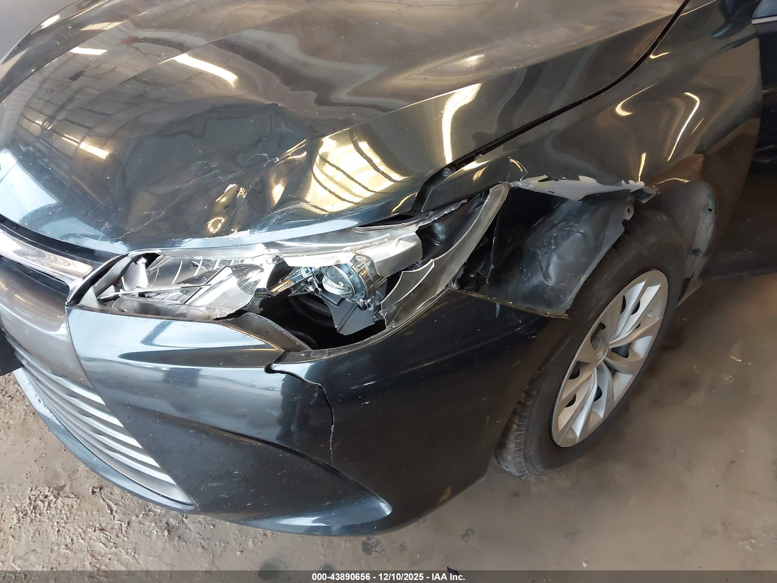 TOYOTA CAMRY image 6