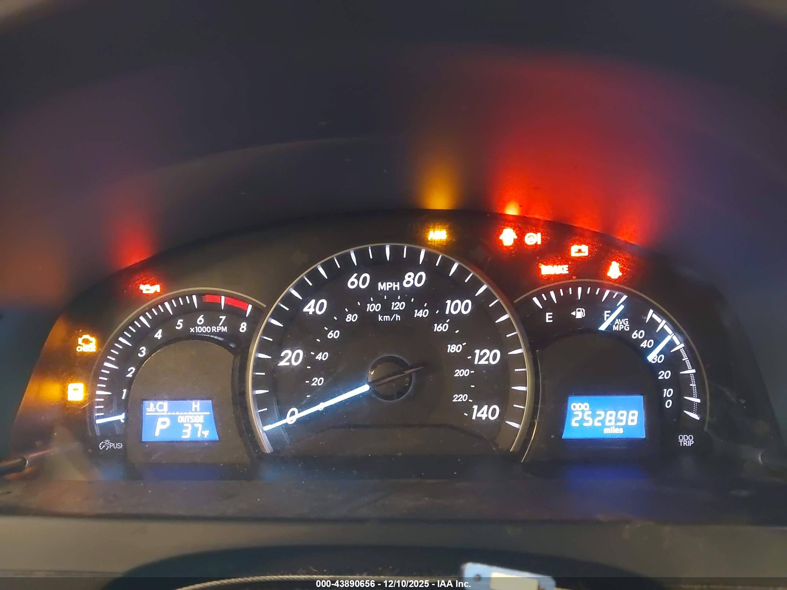 TOYOTA CAMRY image 7