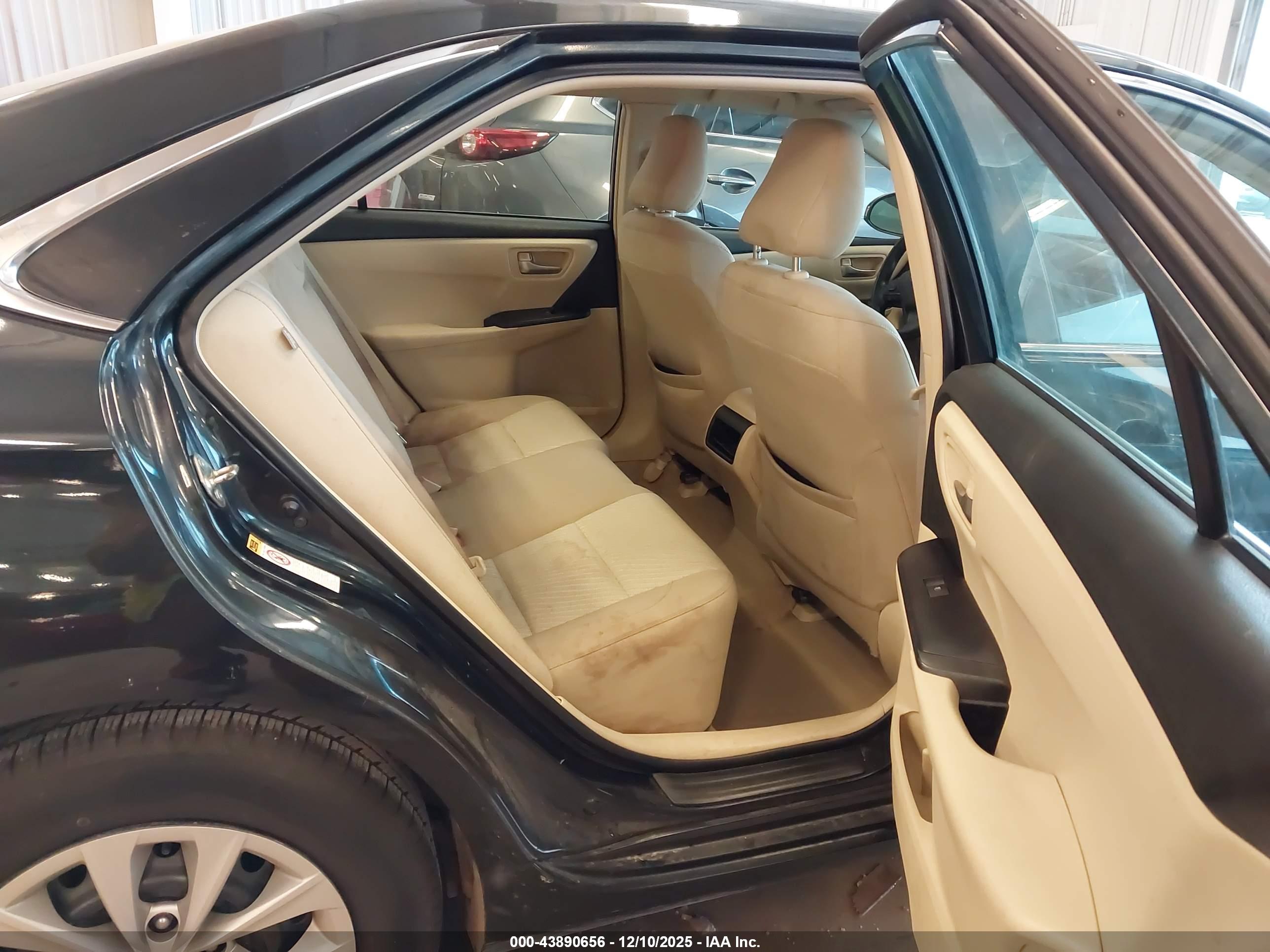 TOYOTA CAMRY image 8