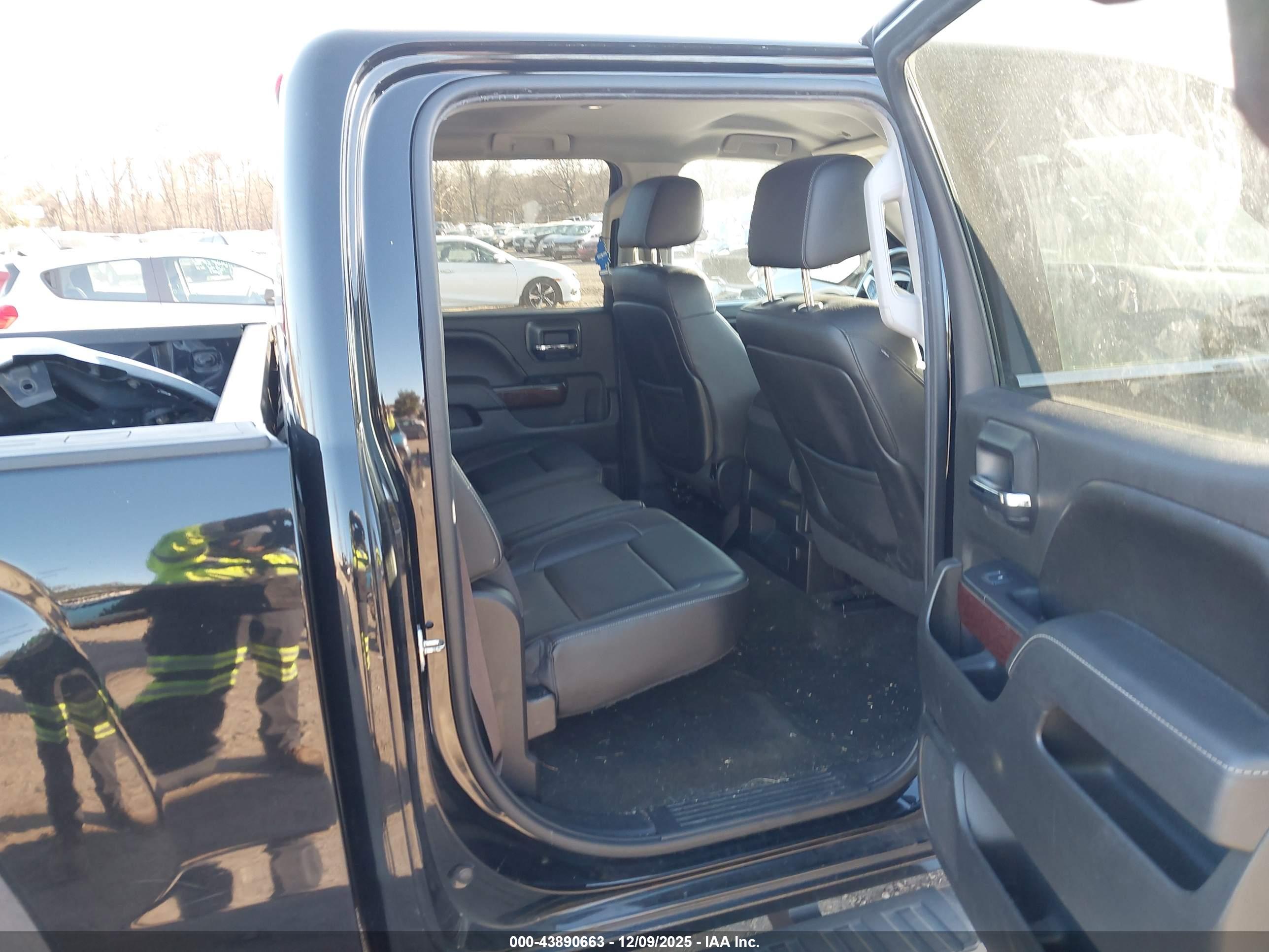 GMC SIERRA image 8