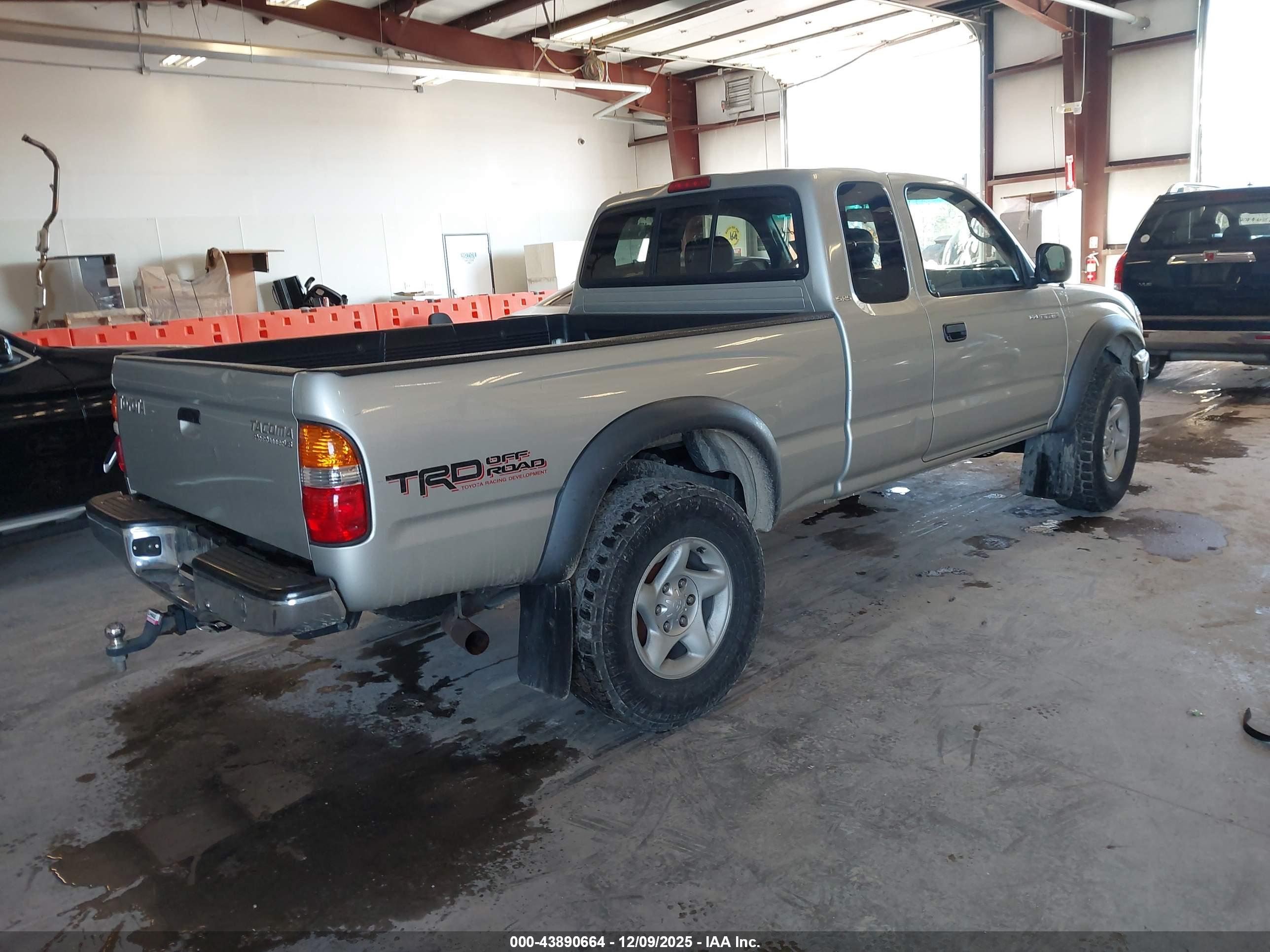 TOYOTA TACOMA image 4