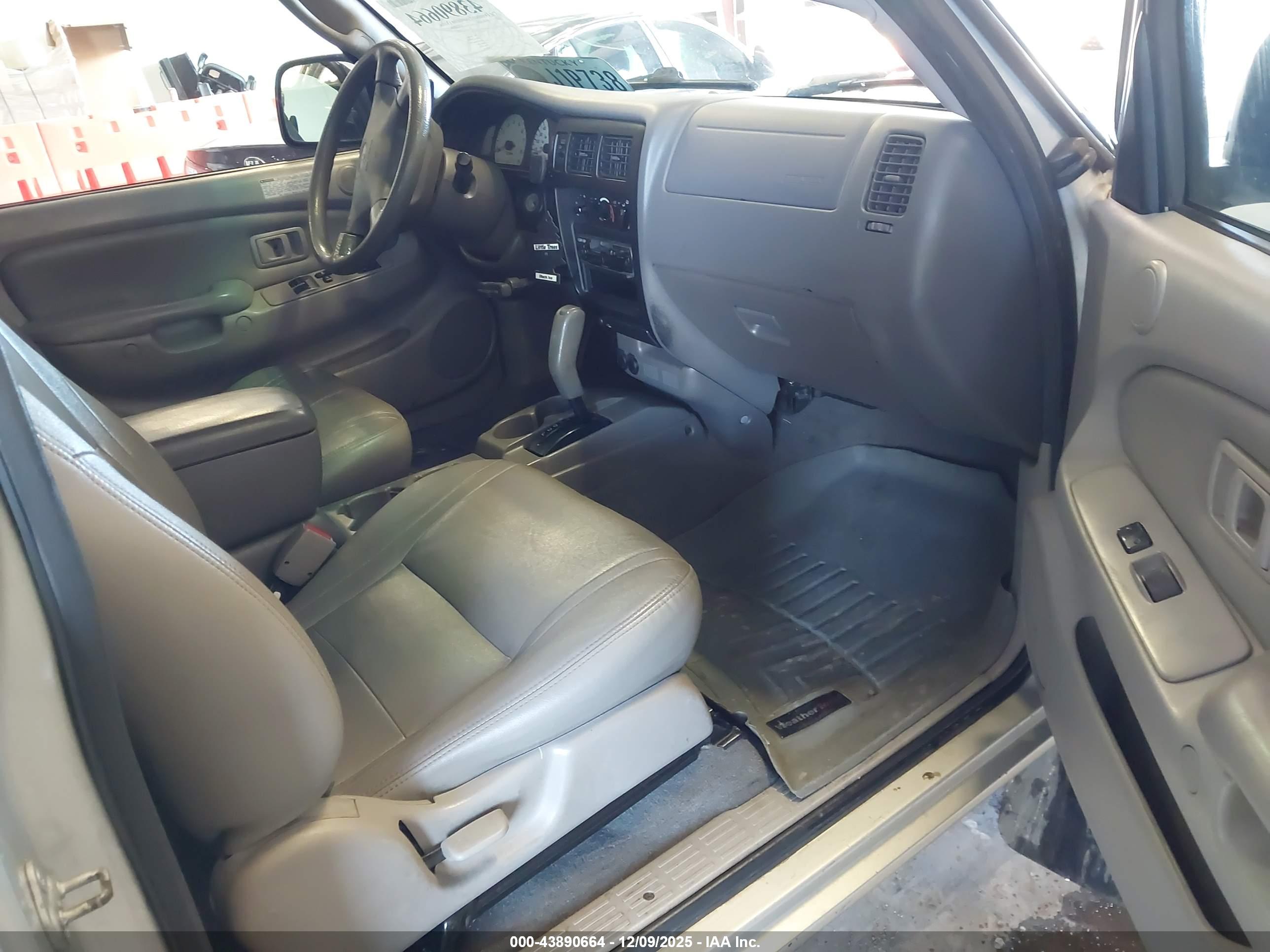 TOYOTA TACOMA image 5