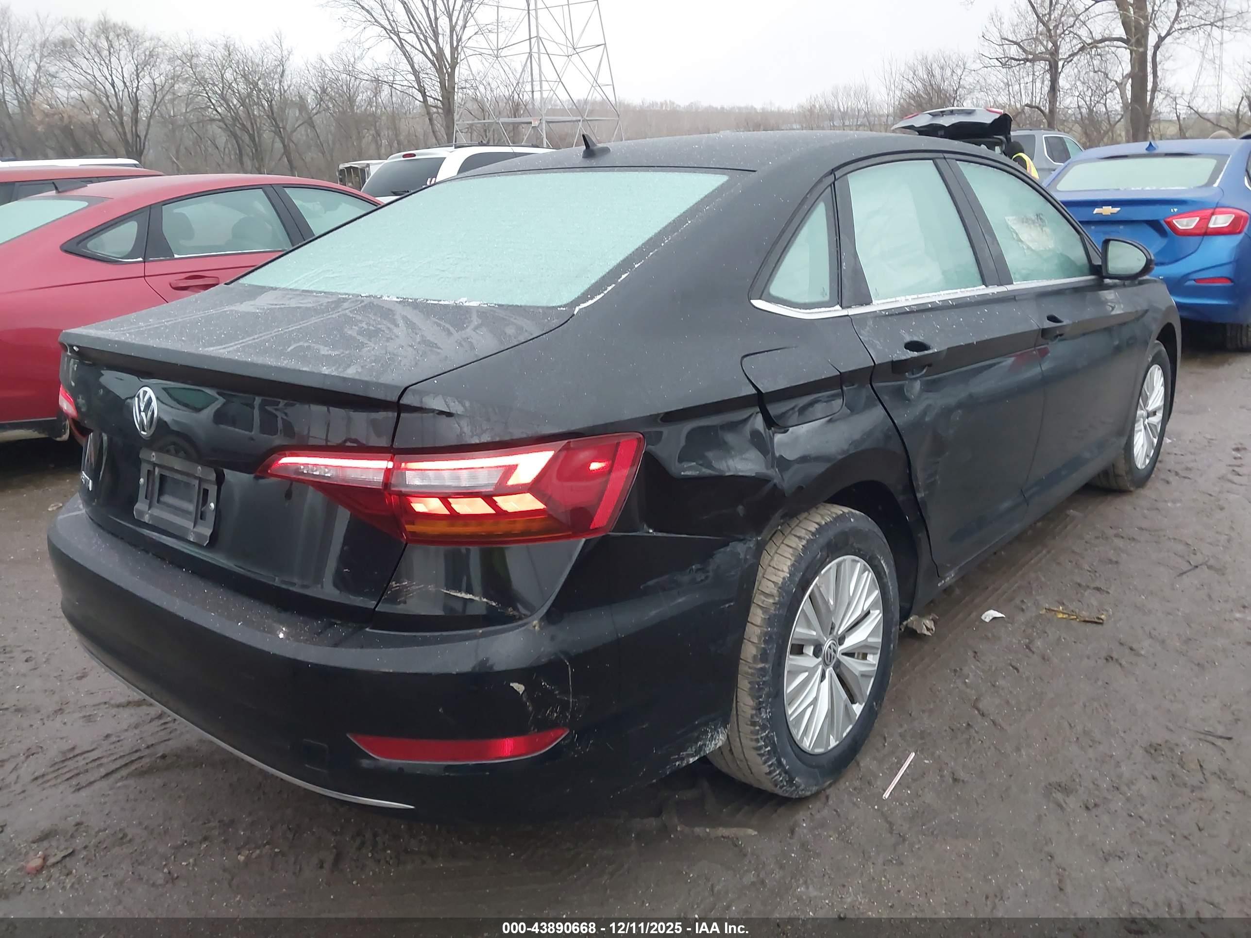 VOLKSWAGEN JETTA image 4