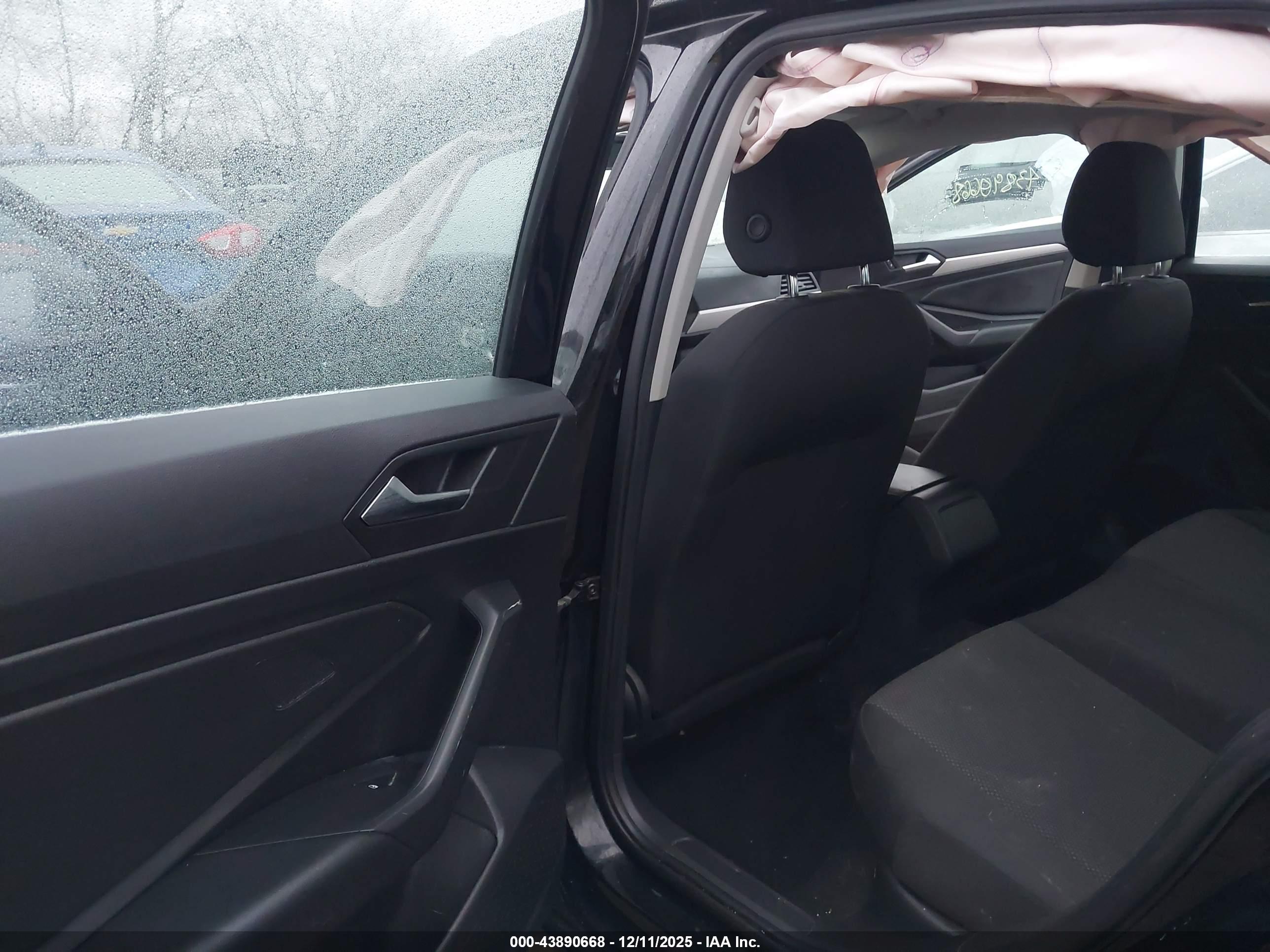 VOLKSWAGEN JETTA image 8