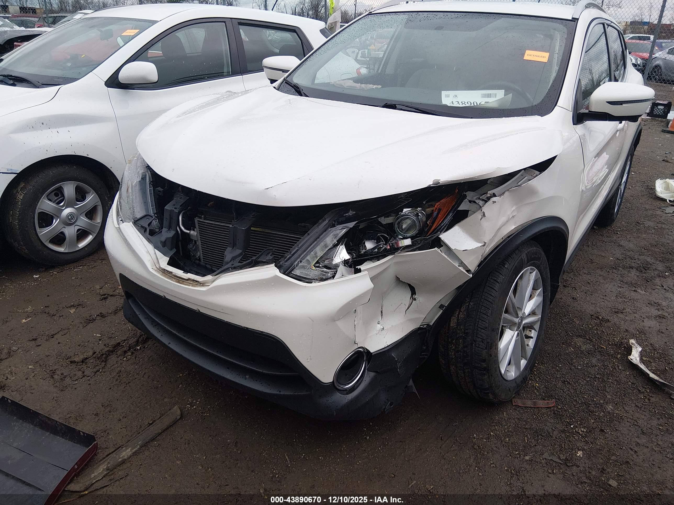 NISSAN ROGUE image 6