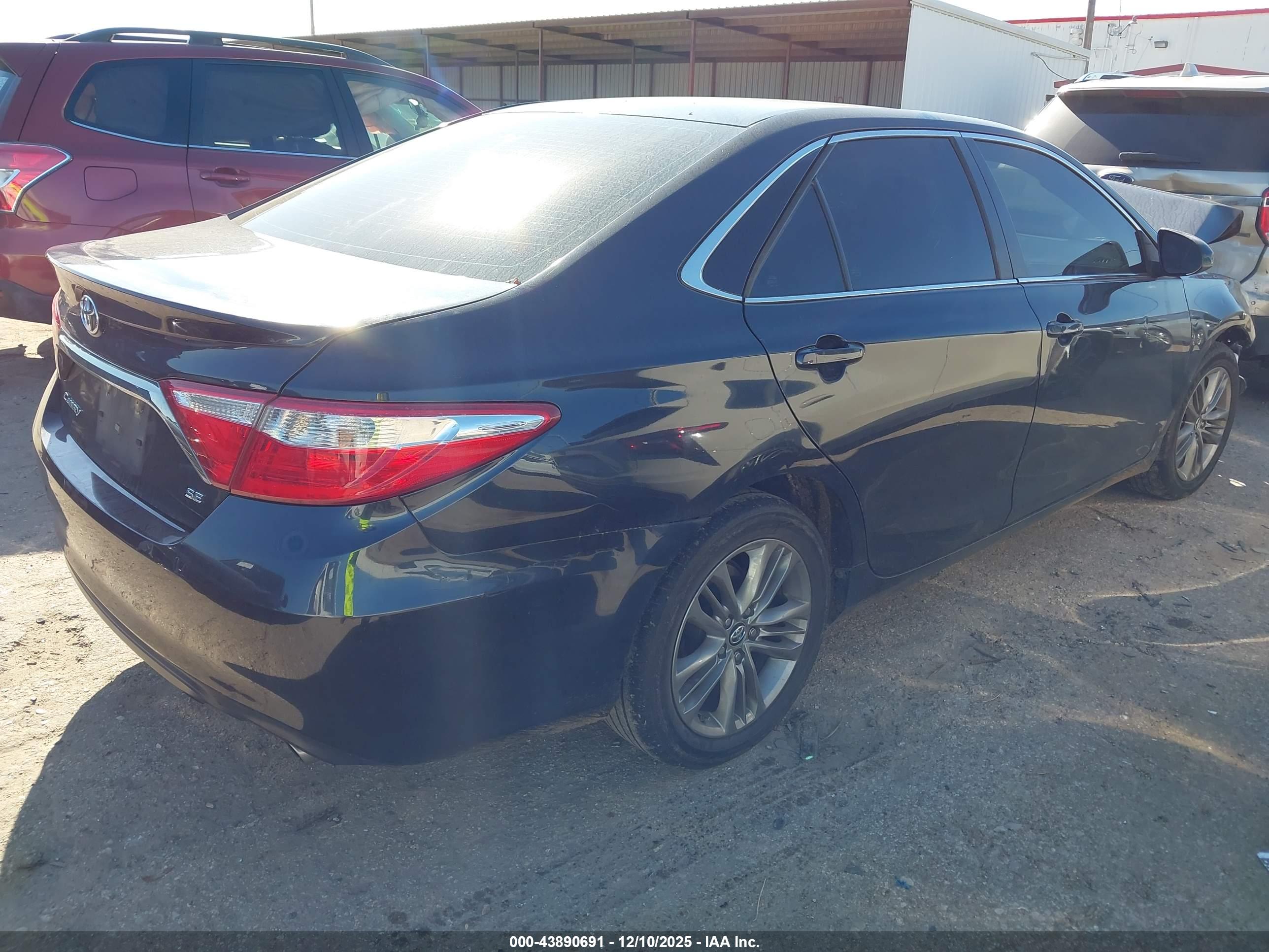 TOYOTA CAMRY image 4