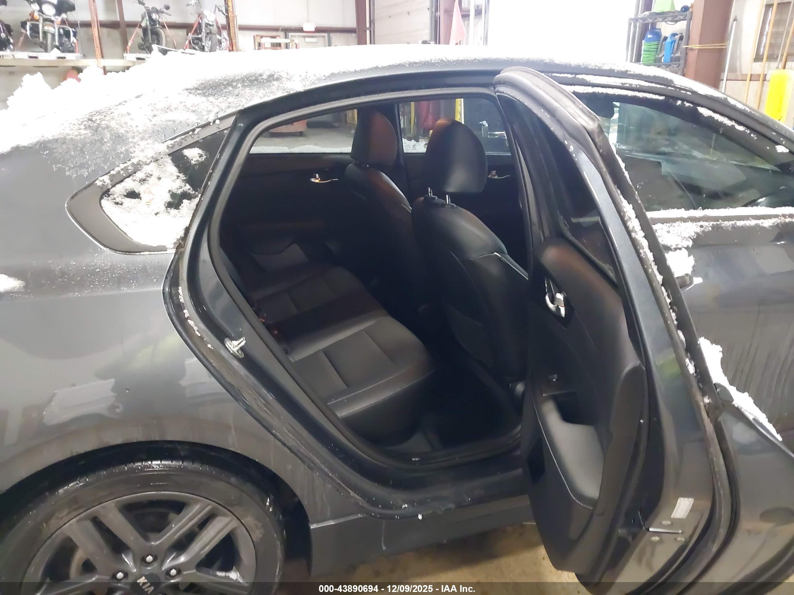 KIA FORTE image 8