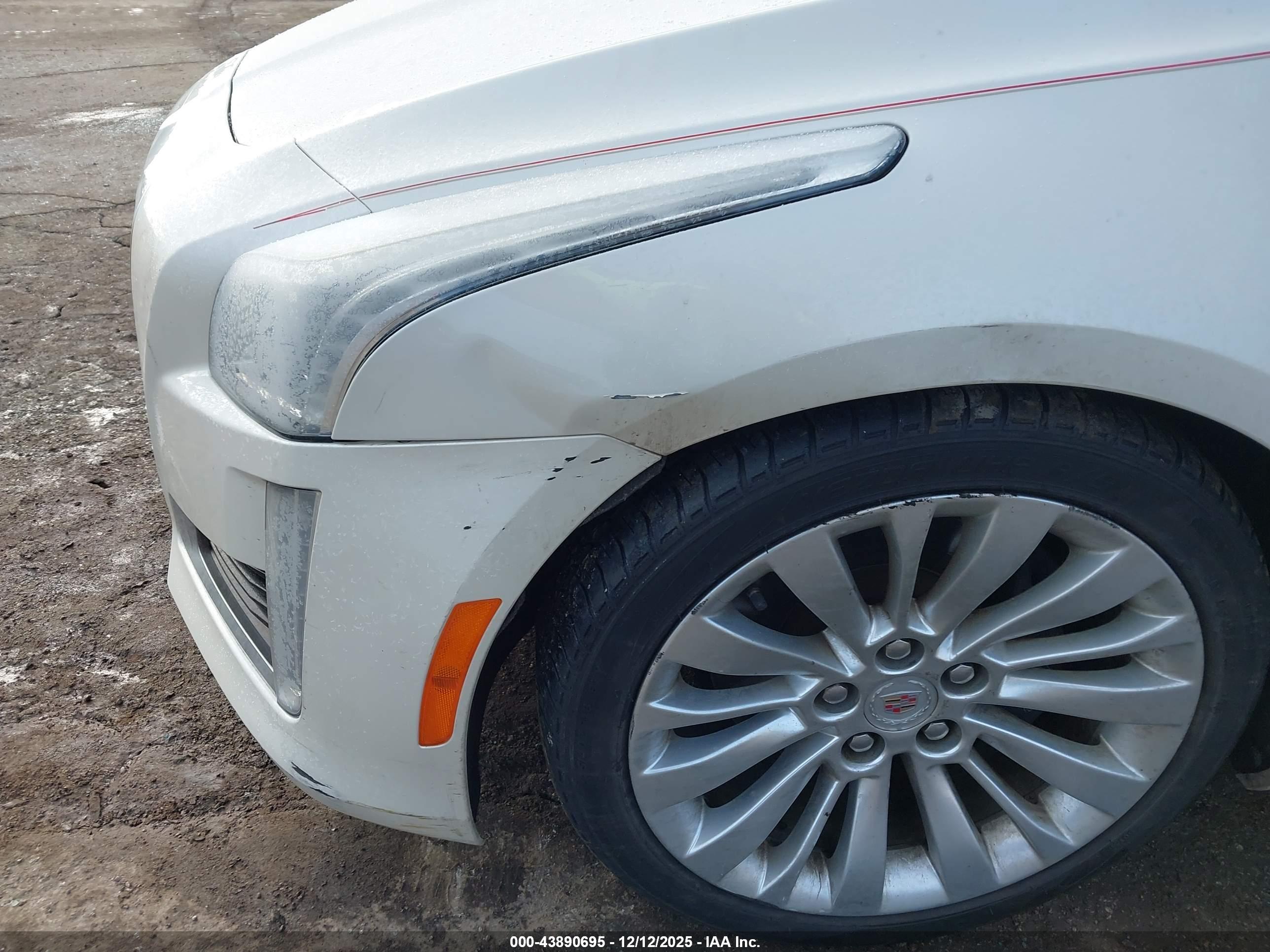 CADILLAC CTS image 6