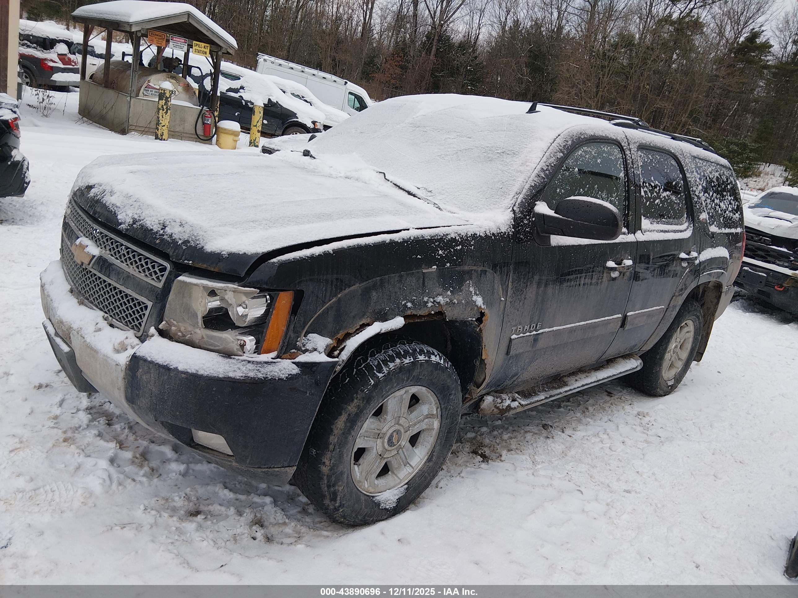 CHEVROLET TAHOE image 2