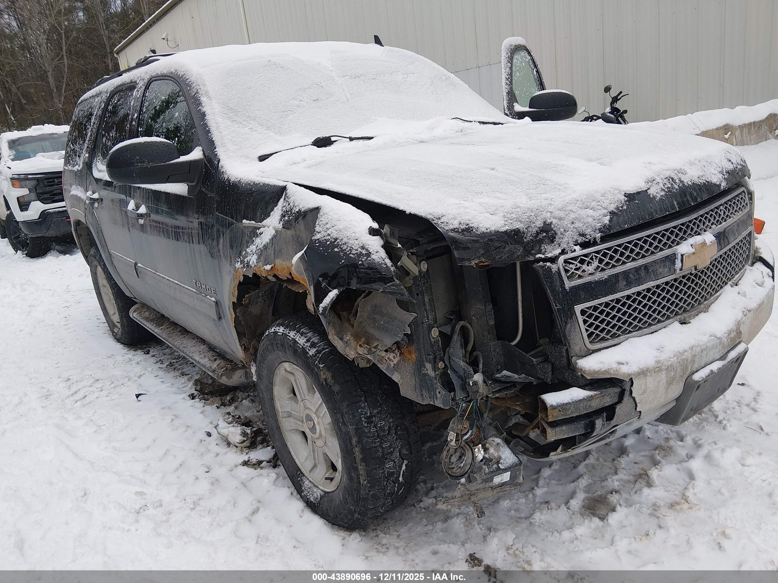 CHEVROLET TAHOE image 6