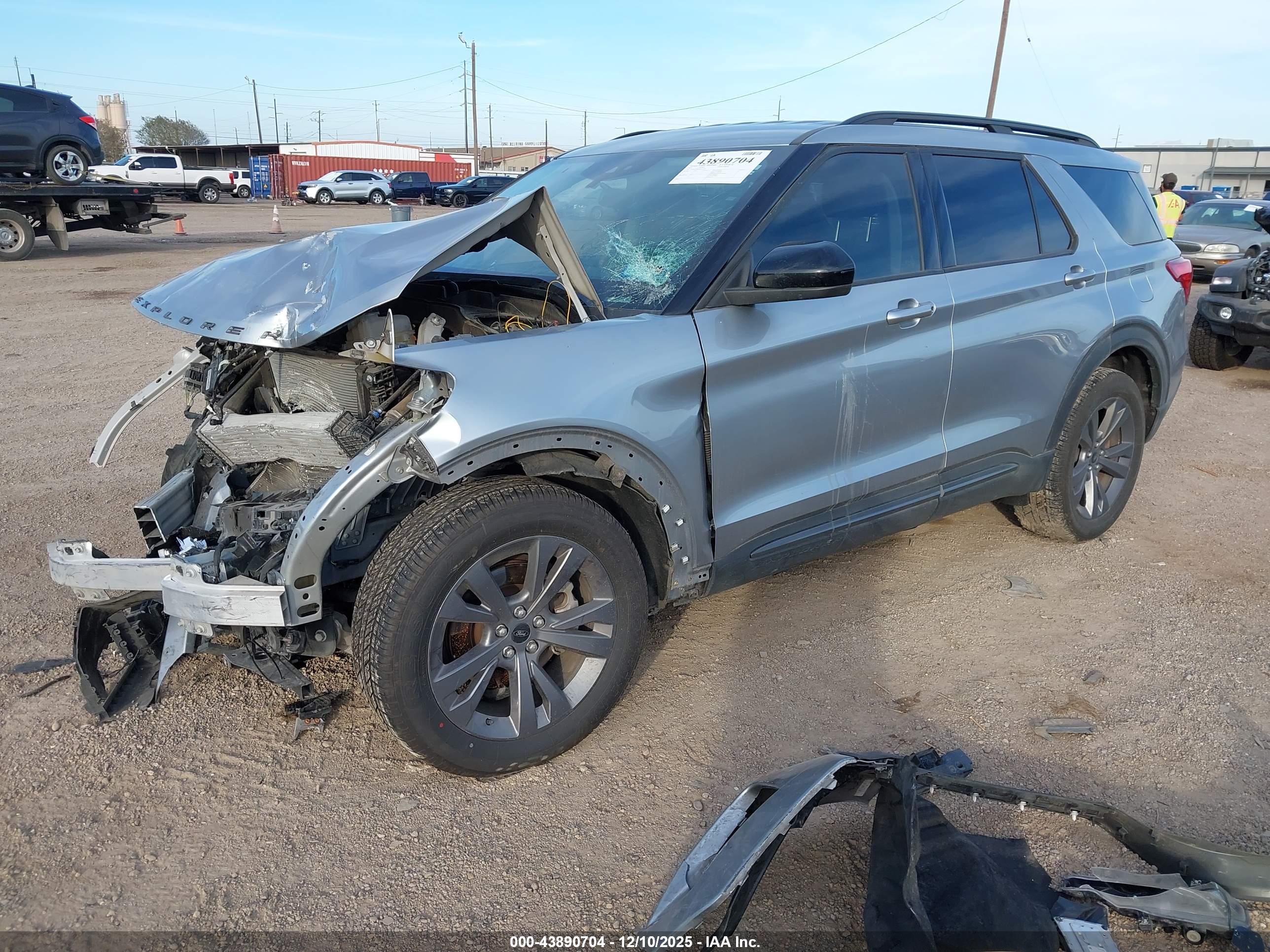 FORD EXPLORER image 2