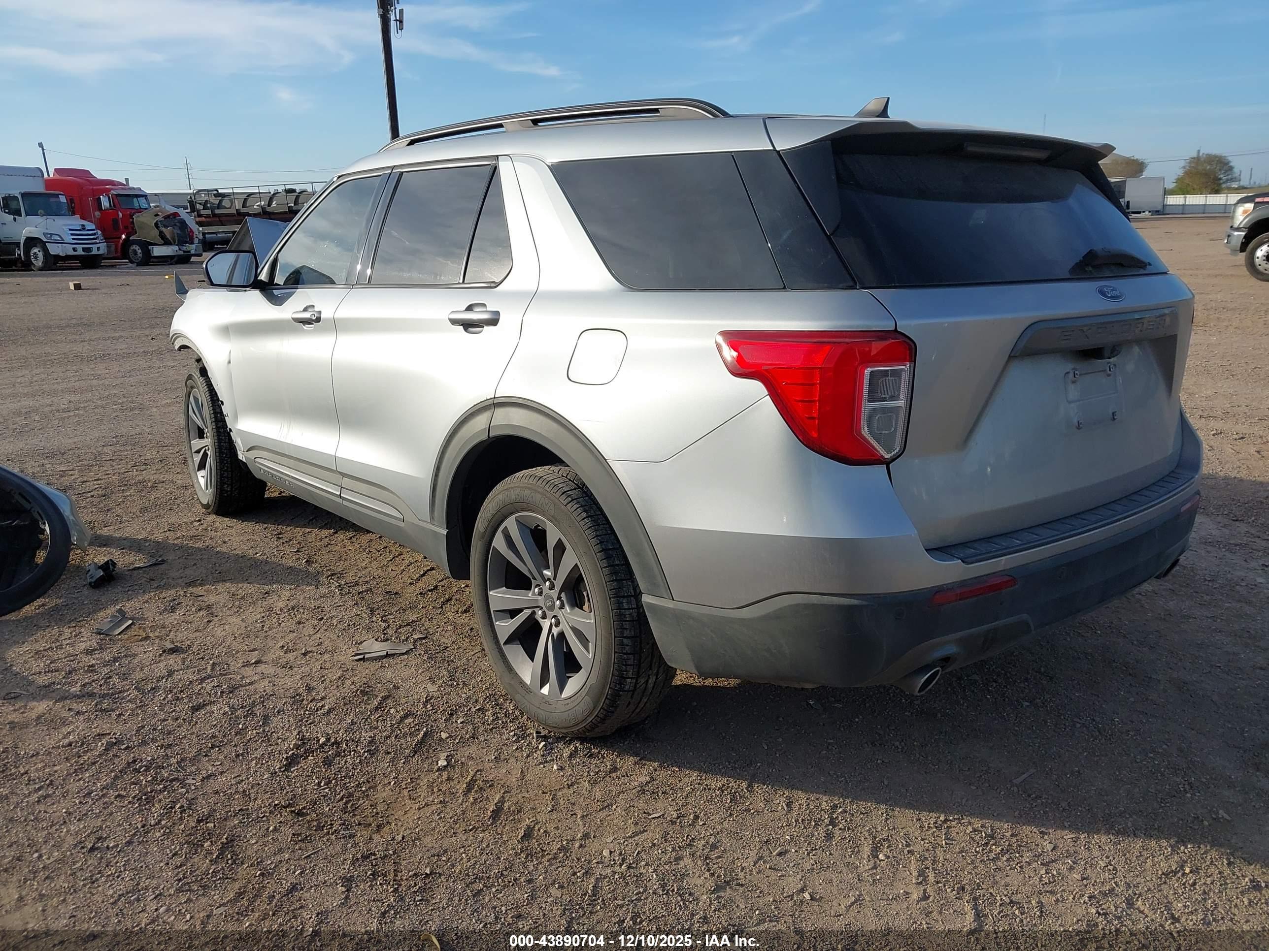 FORD EXPLORER image 3
