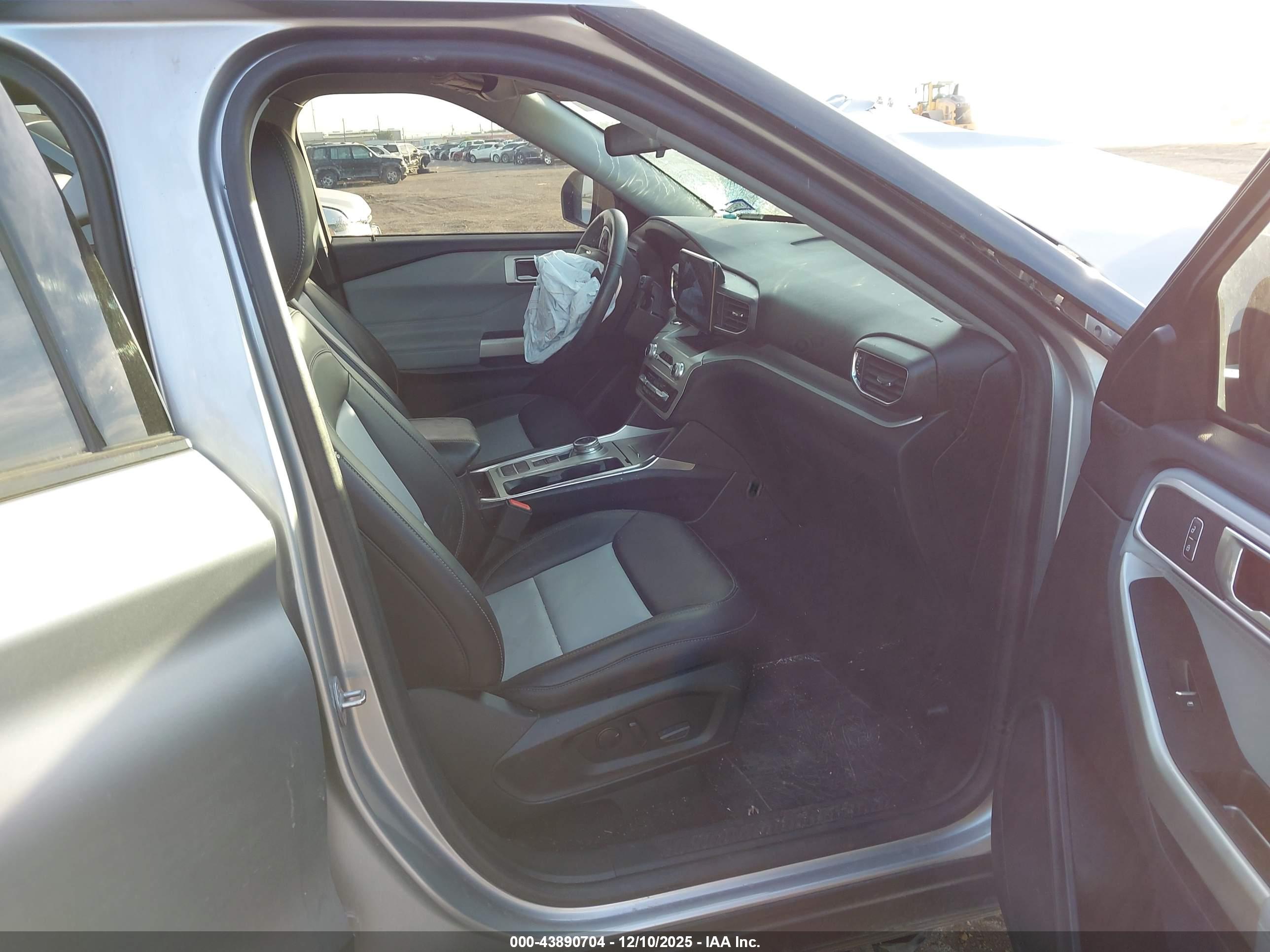 FORD EXPLORER image 5