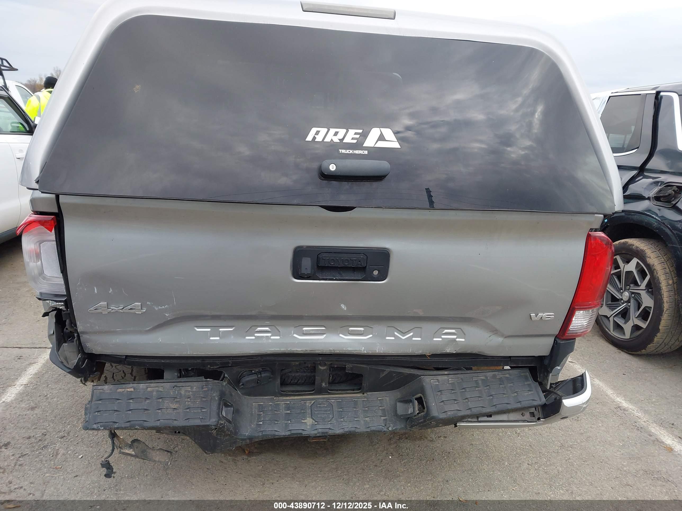 TOYOTA TACOMA image 6