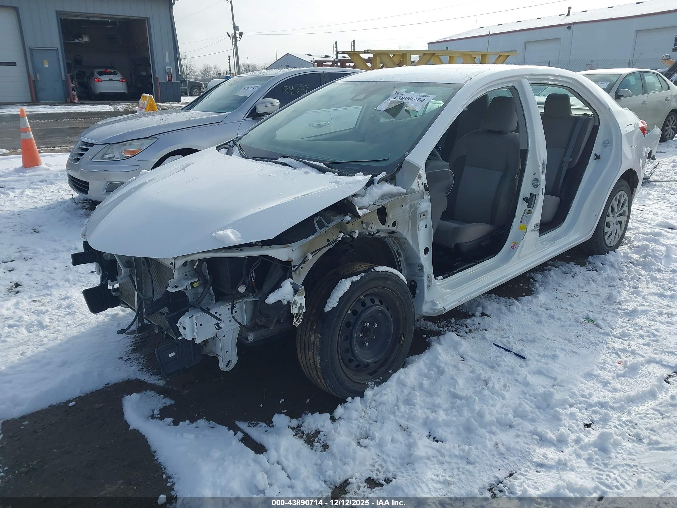 TOYOTA COROLLA image 2