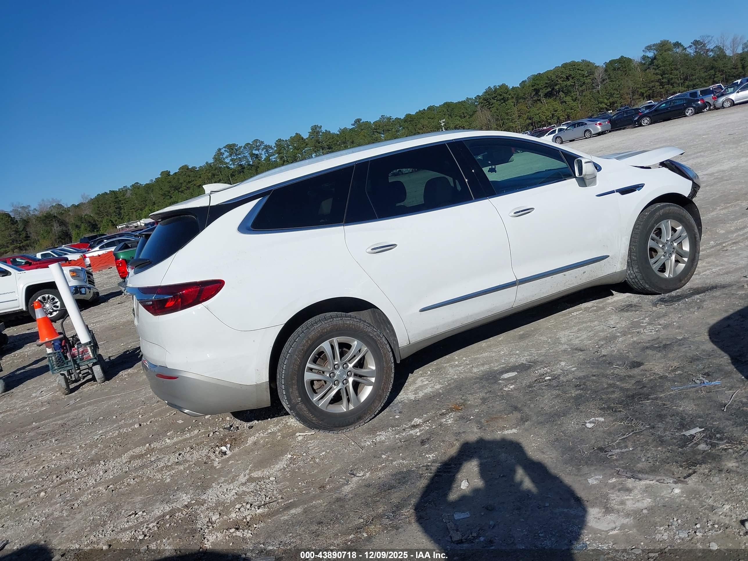 BUICK ENCLAVE image 4