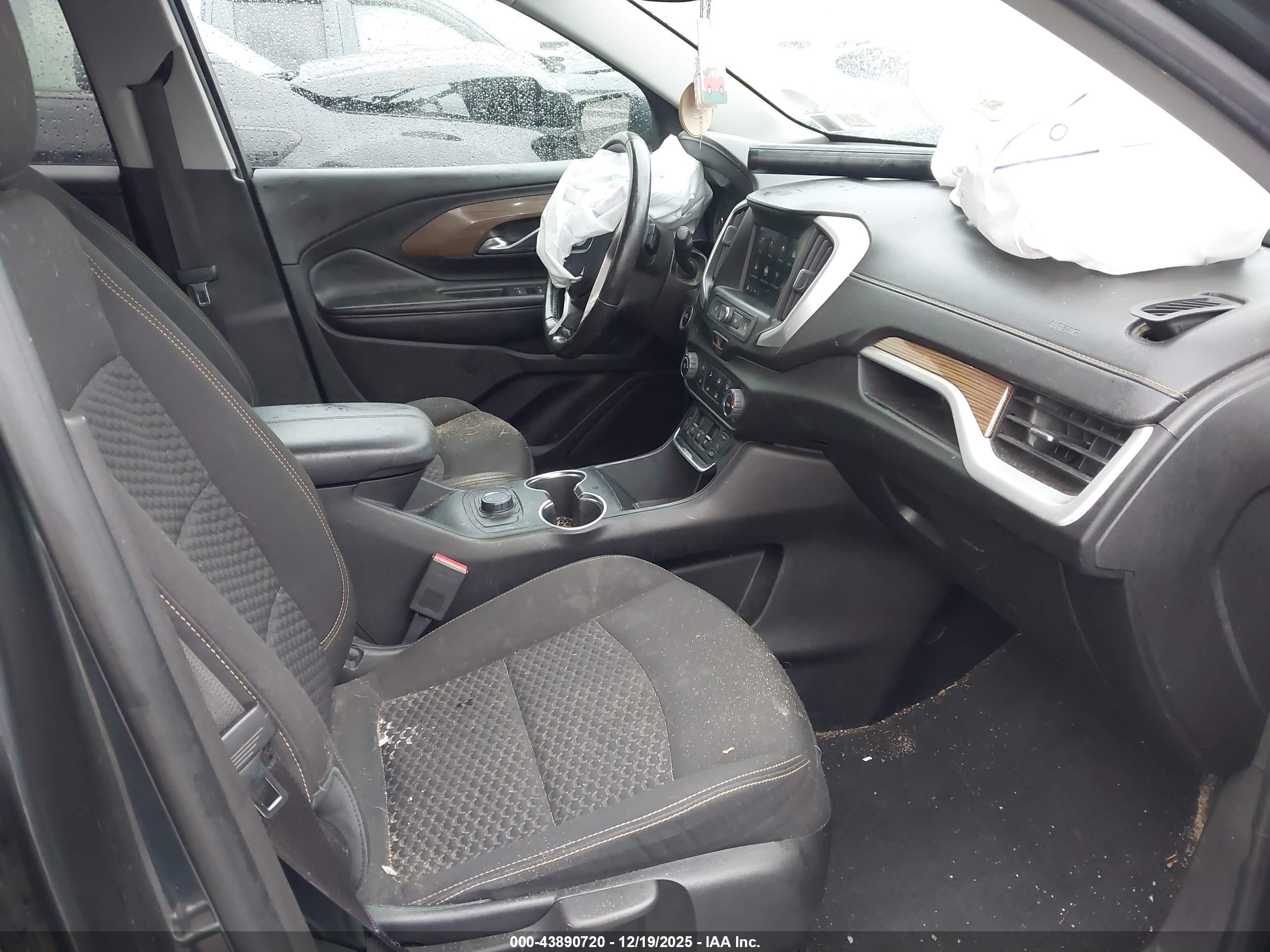 GMC TERRAIN image 5
