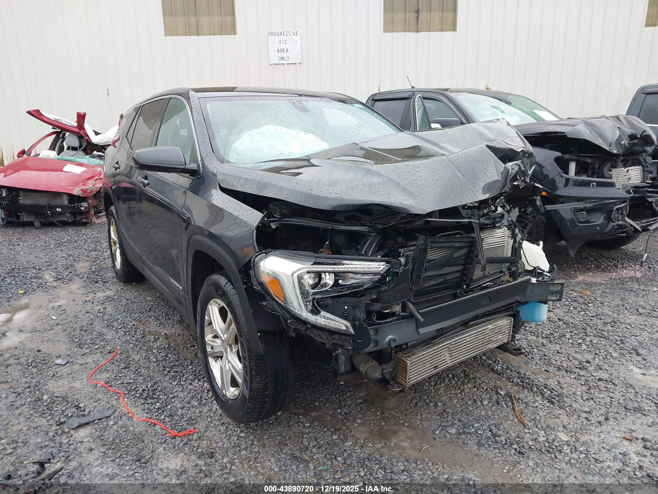 GMC TERRAIN image 6